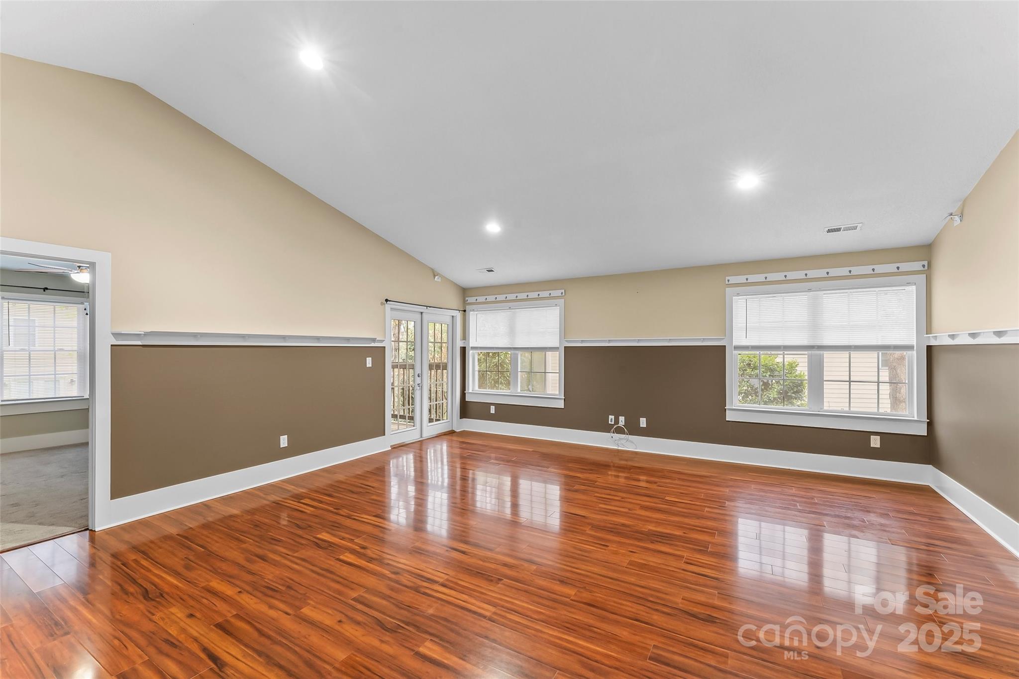 95 Wildwood Forest Lane Property Photo 6