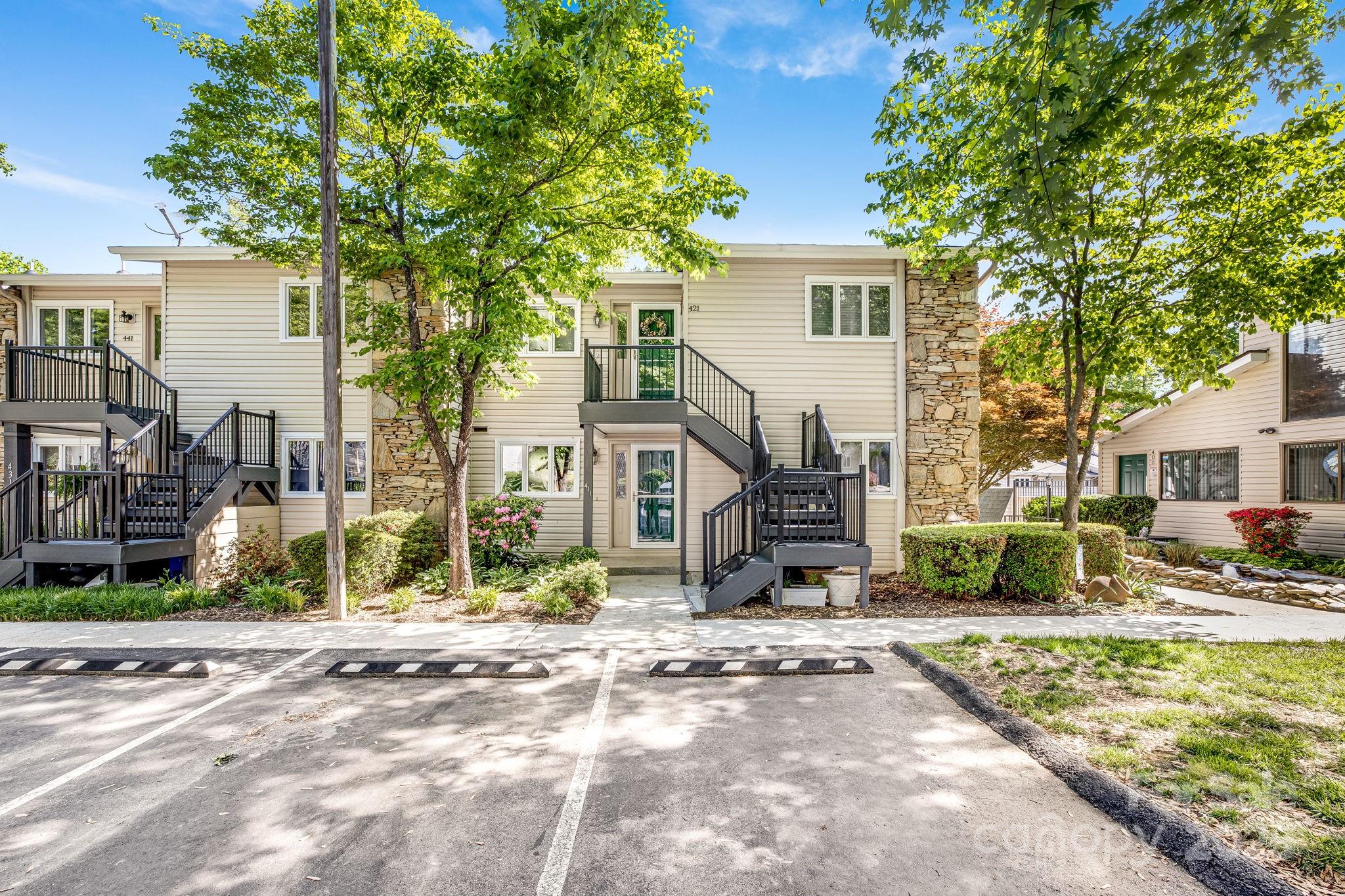 411 Britton Creek Drive 401 Property Photo 1