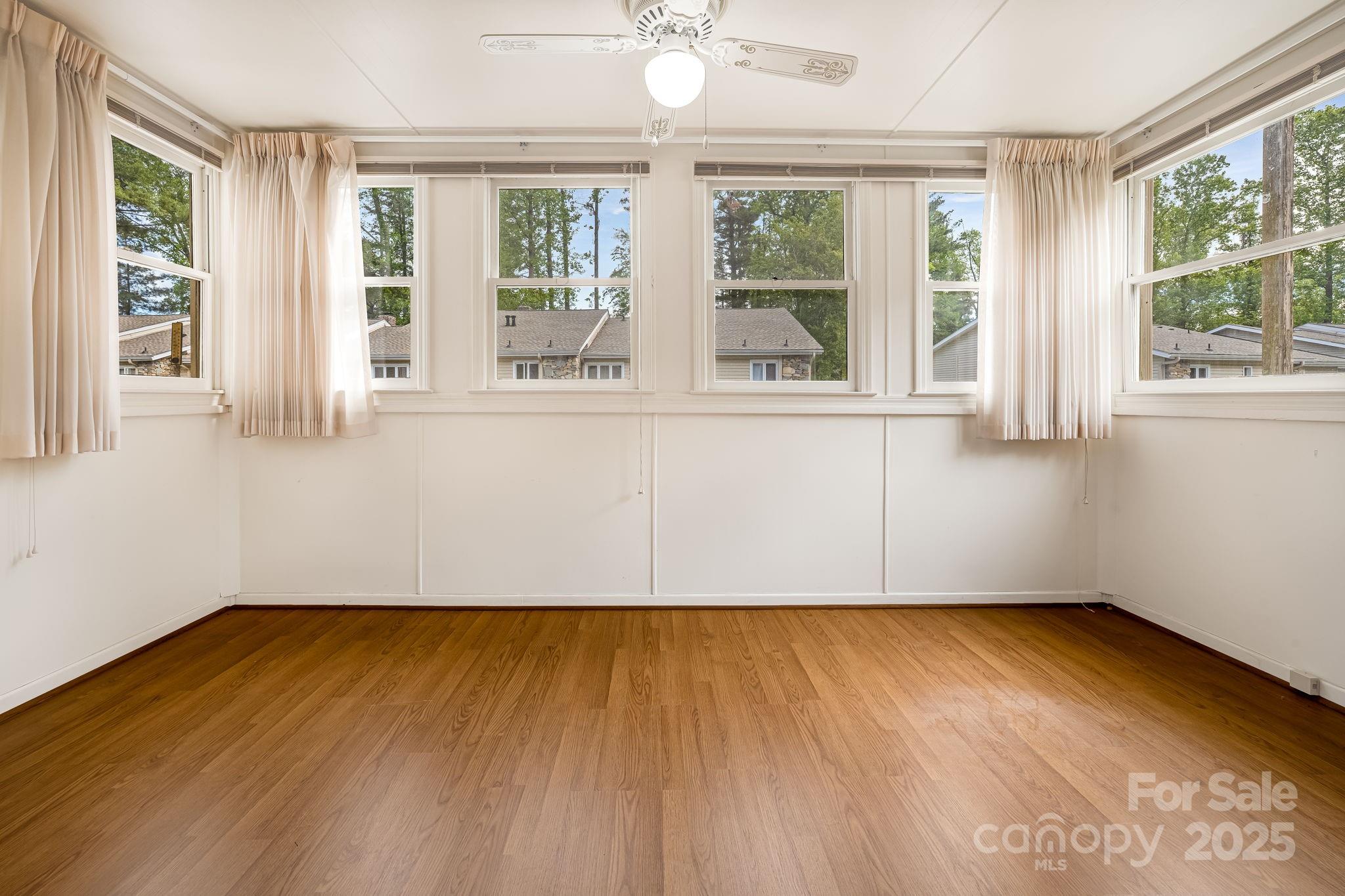 411 Britton Creek Drive 401 Property Photo 12