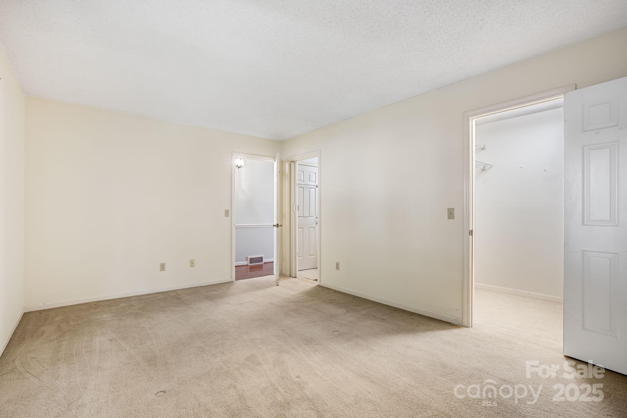 411 Britton Creek Drive 401 Property Photo 14
