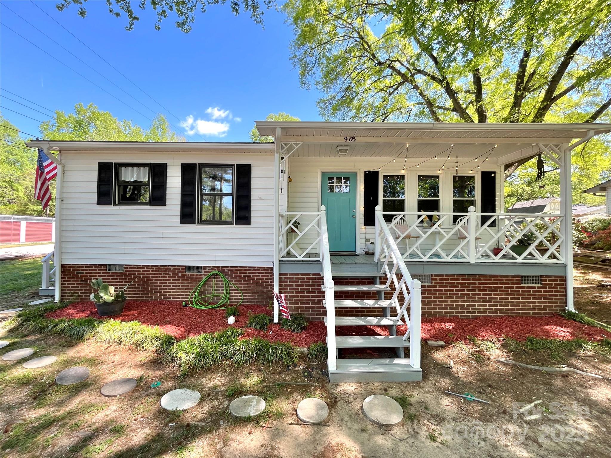 903 Lakeview Street Property Photo 1