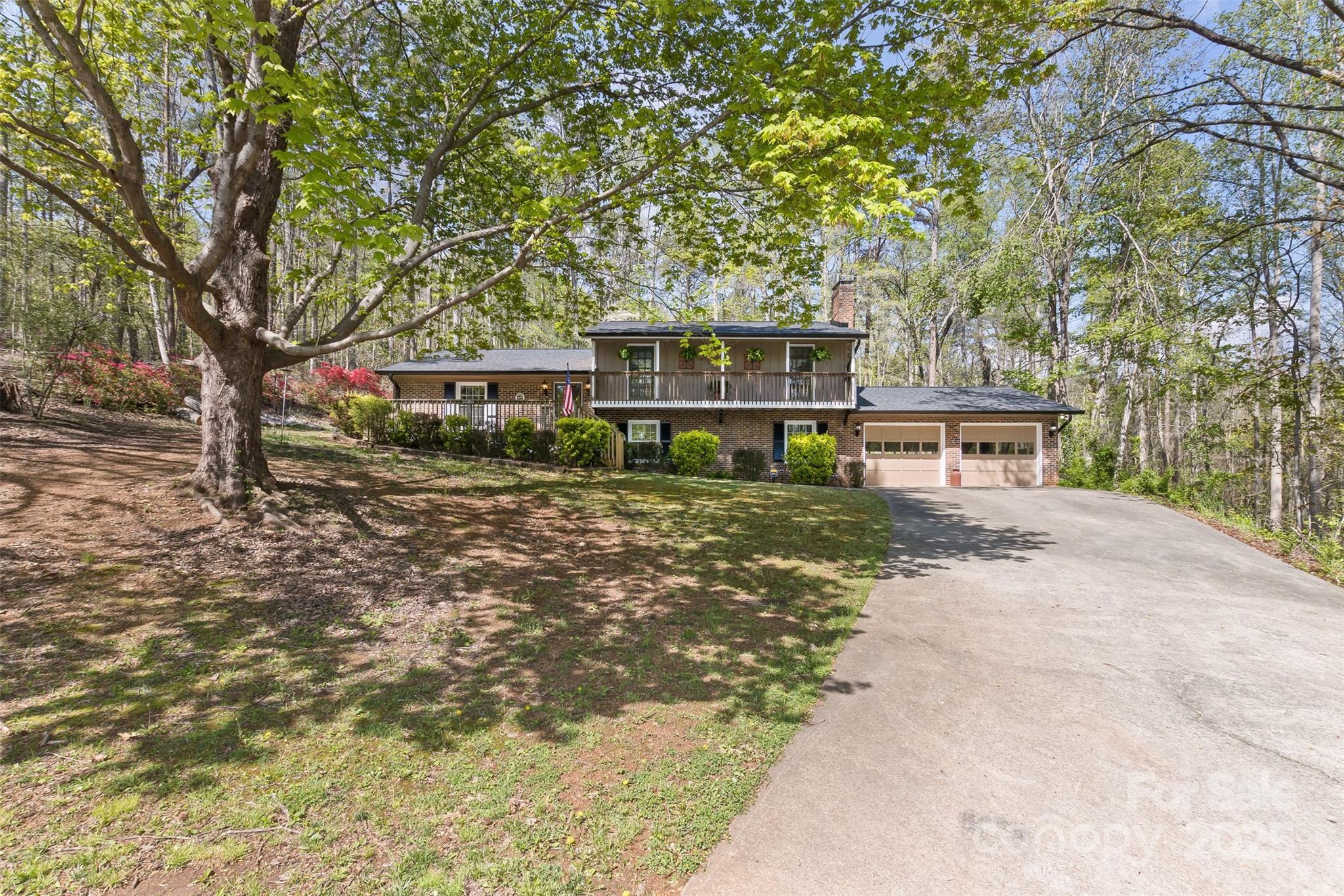 3474 Crestwood Drive Property Photo
