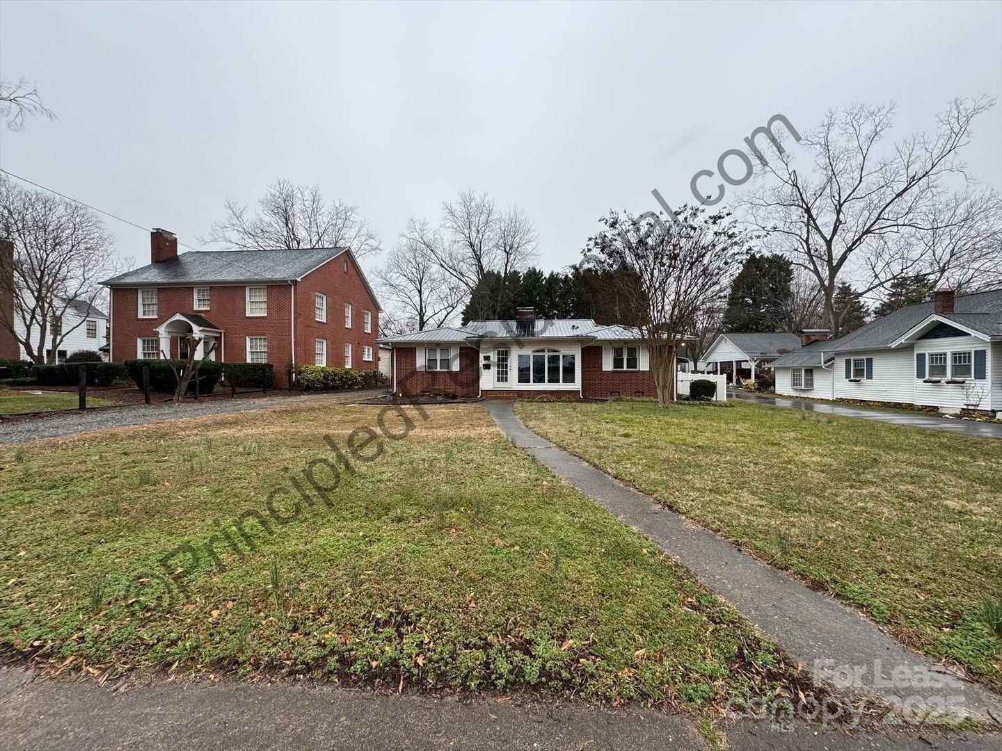 315 N Oak Street Property Photo