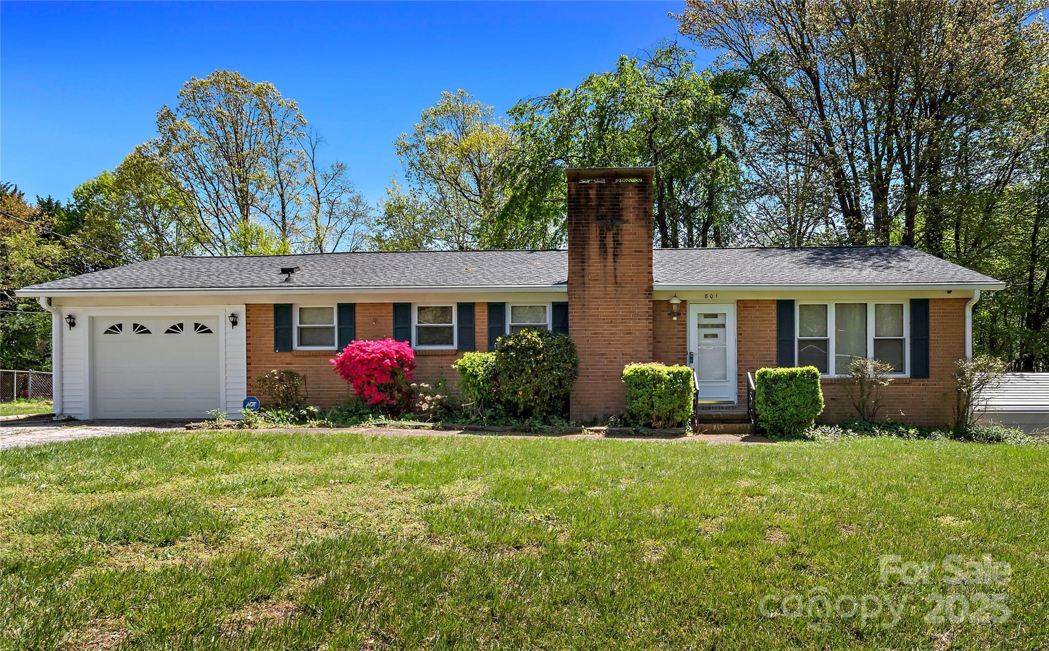 801 Inland Drive Property Photo
