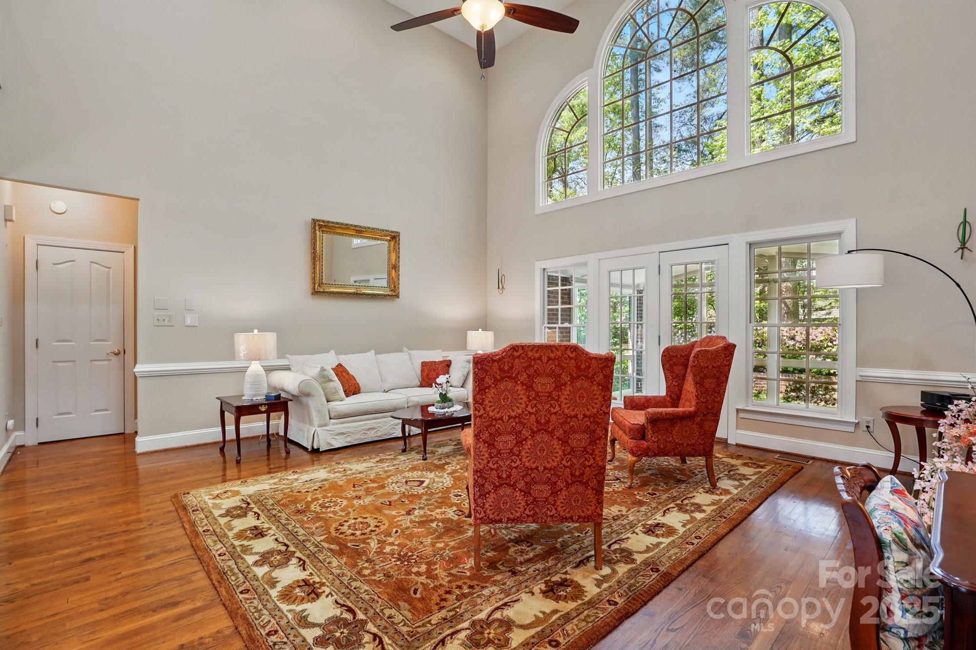 6009 Glen Manor Drive Property Photo 9