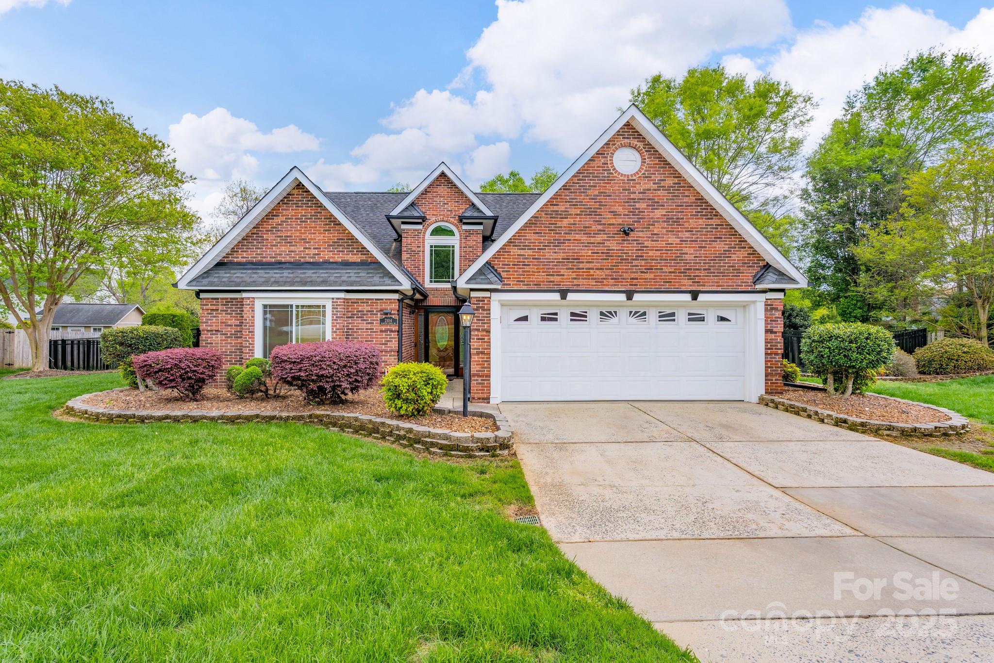 2104 Planters Knoll Lane Property Photo