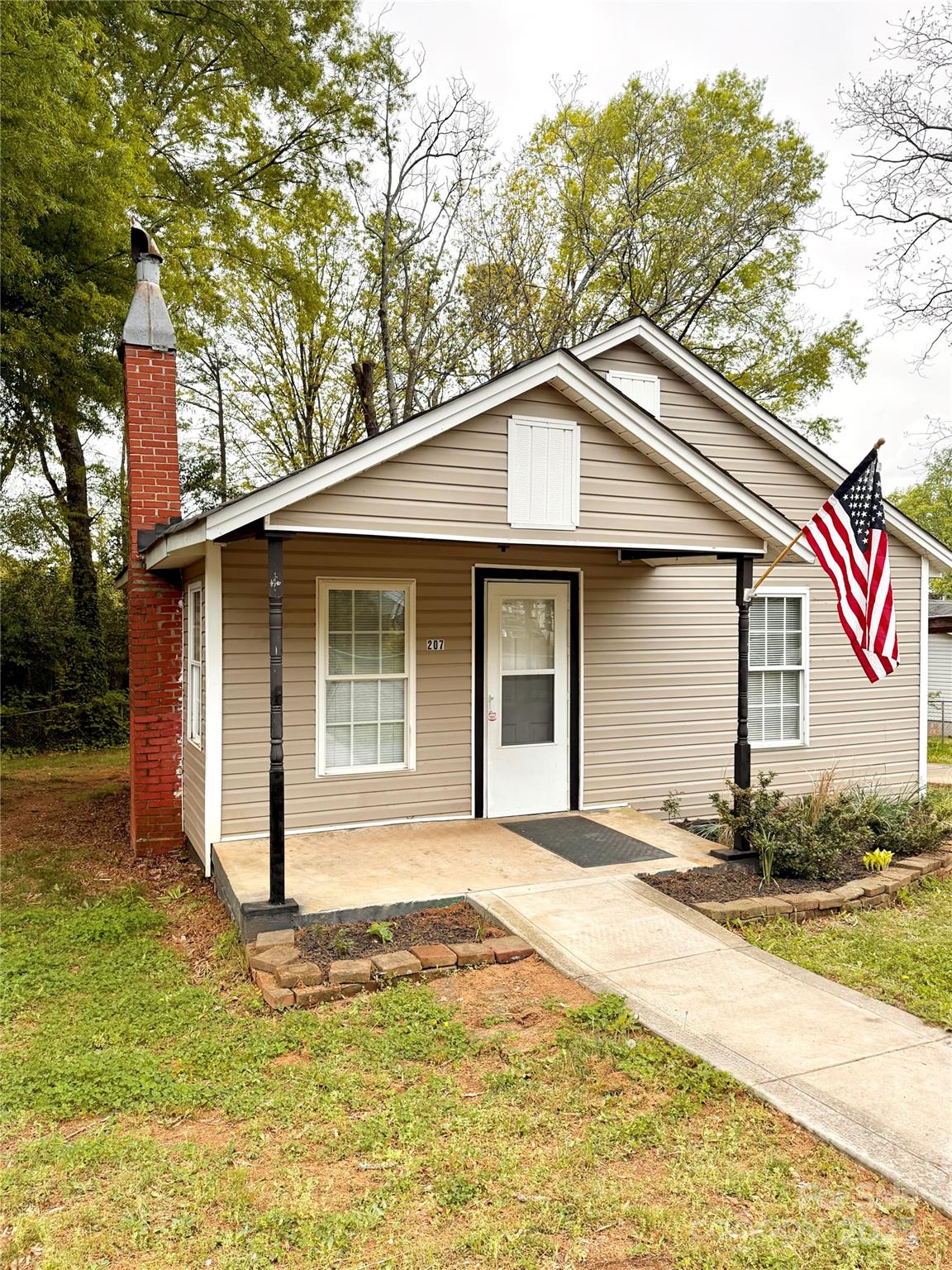207 Morris Street Property Photo