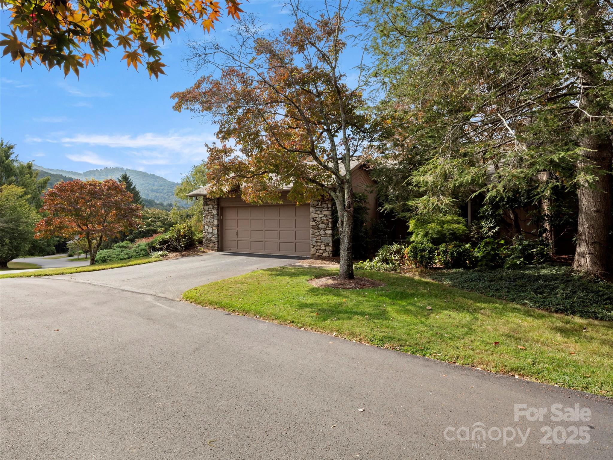 15 Ridge Terrace C-1 Property Photo 2