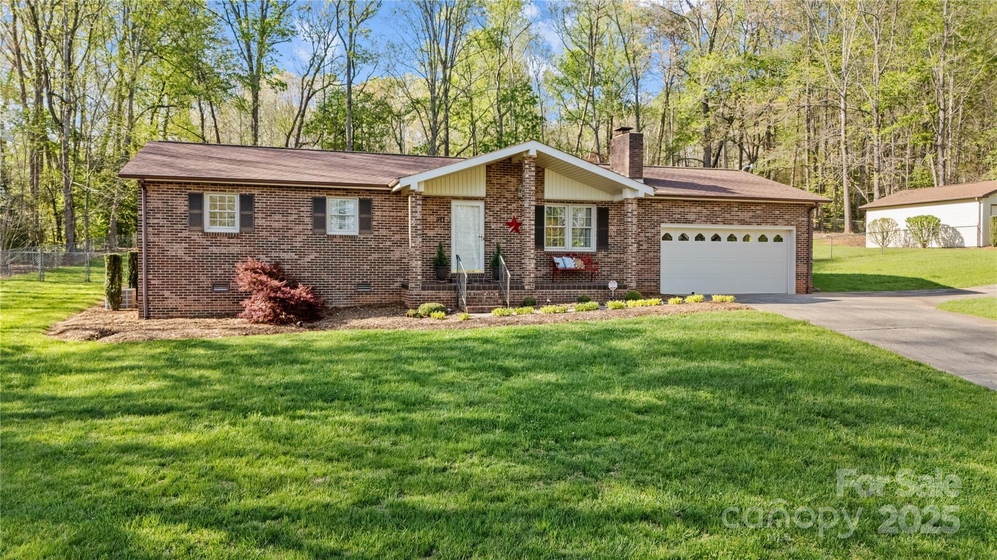 311 Brentwood Circle Property Photo