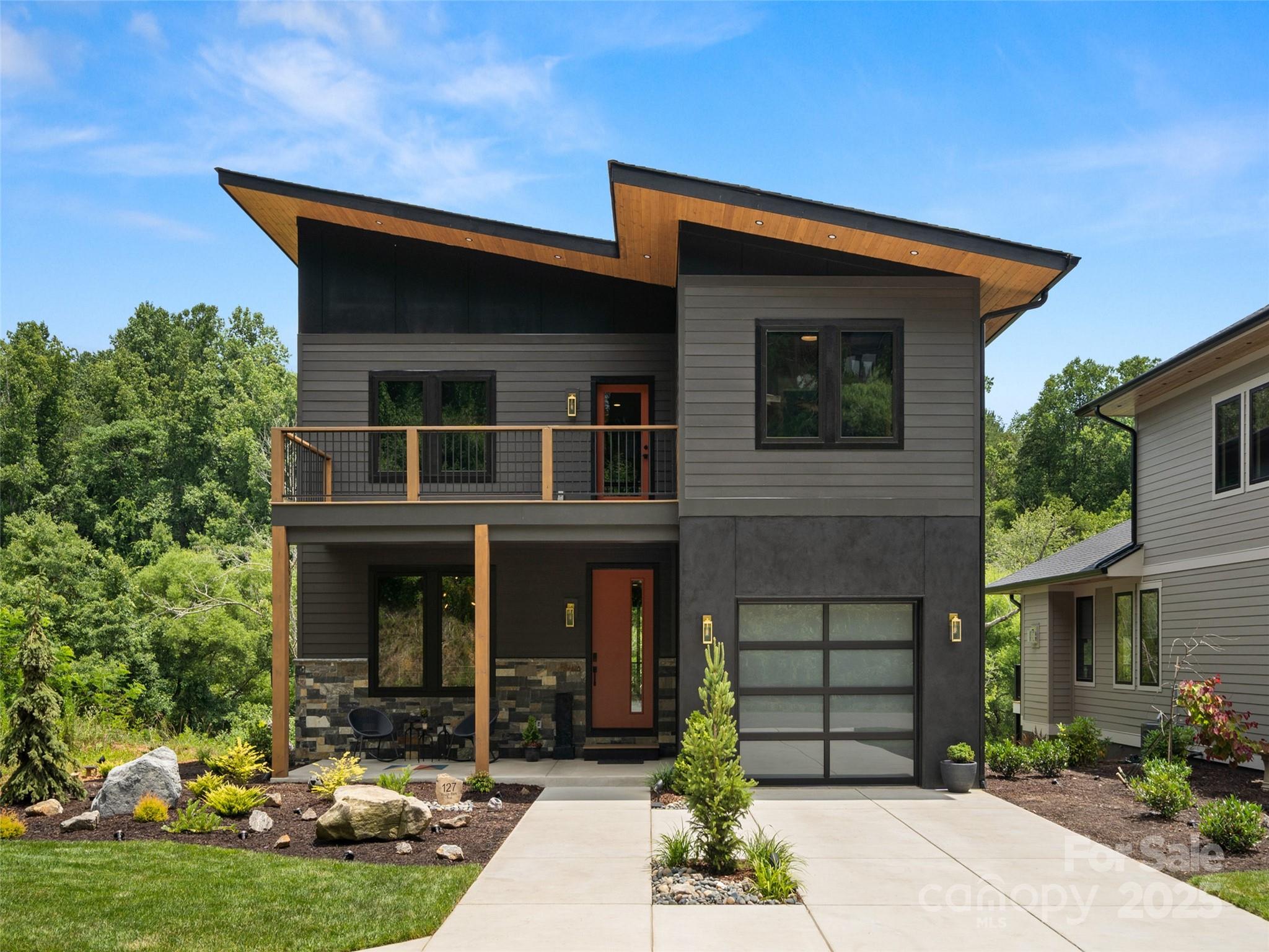 127 Rough Bark Trail Property Photo 2