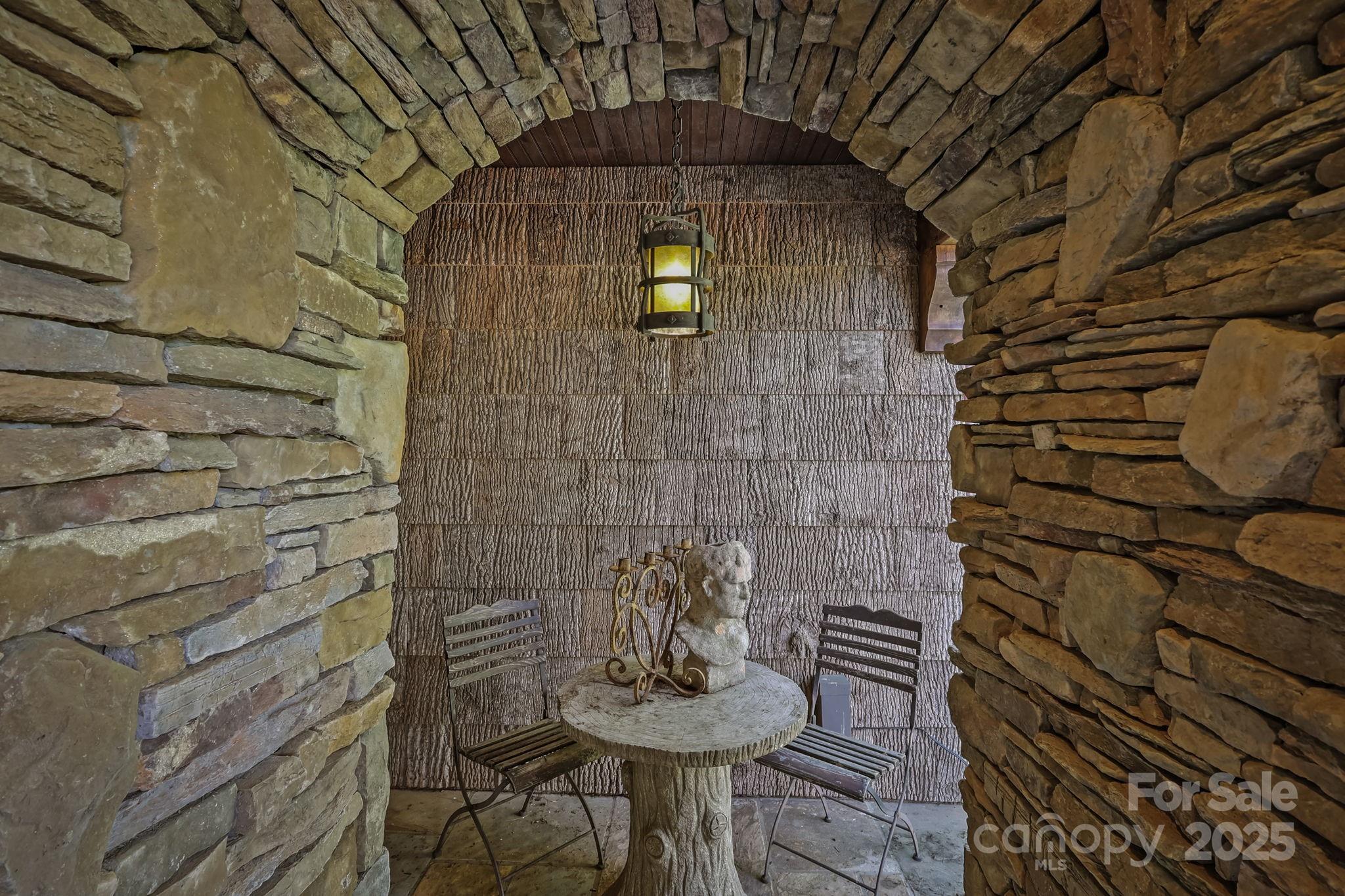 205 W Indrio Road Property Photo 8