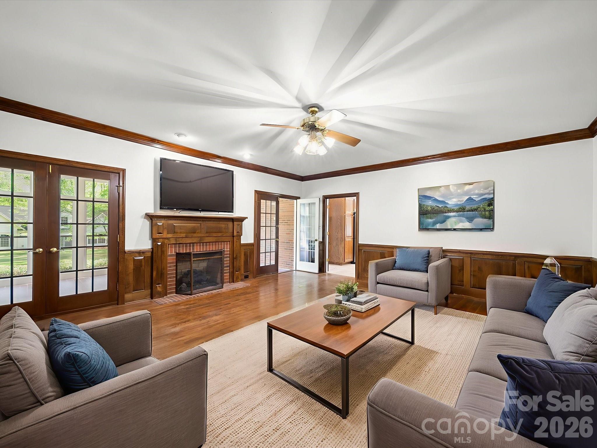 216 Anderson Street Property Photo 8