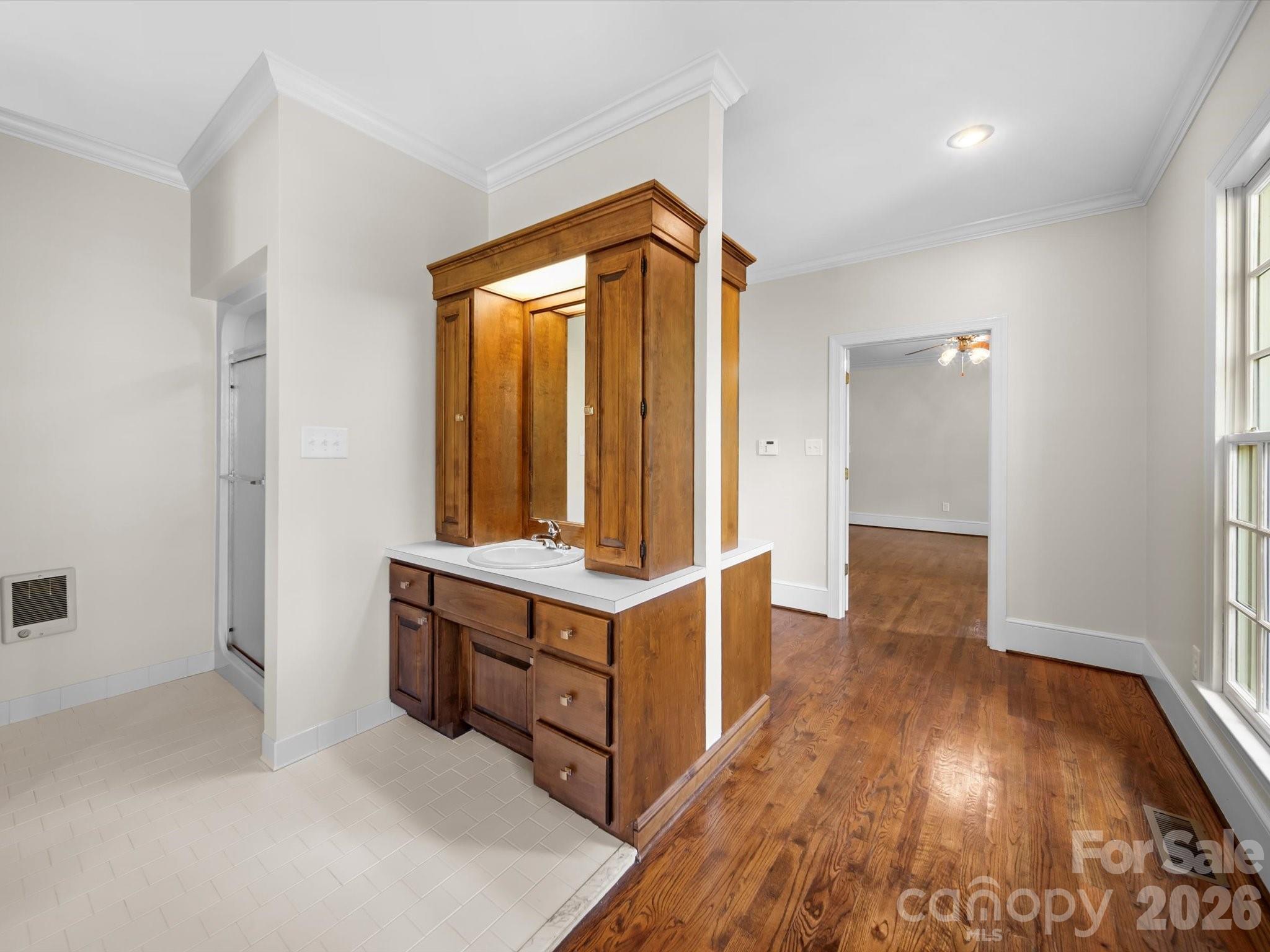 216 Anderson Street Property Photo 12