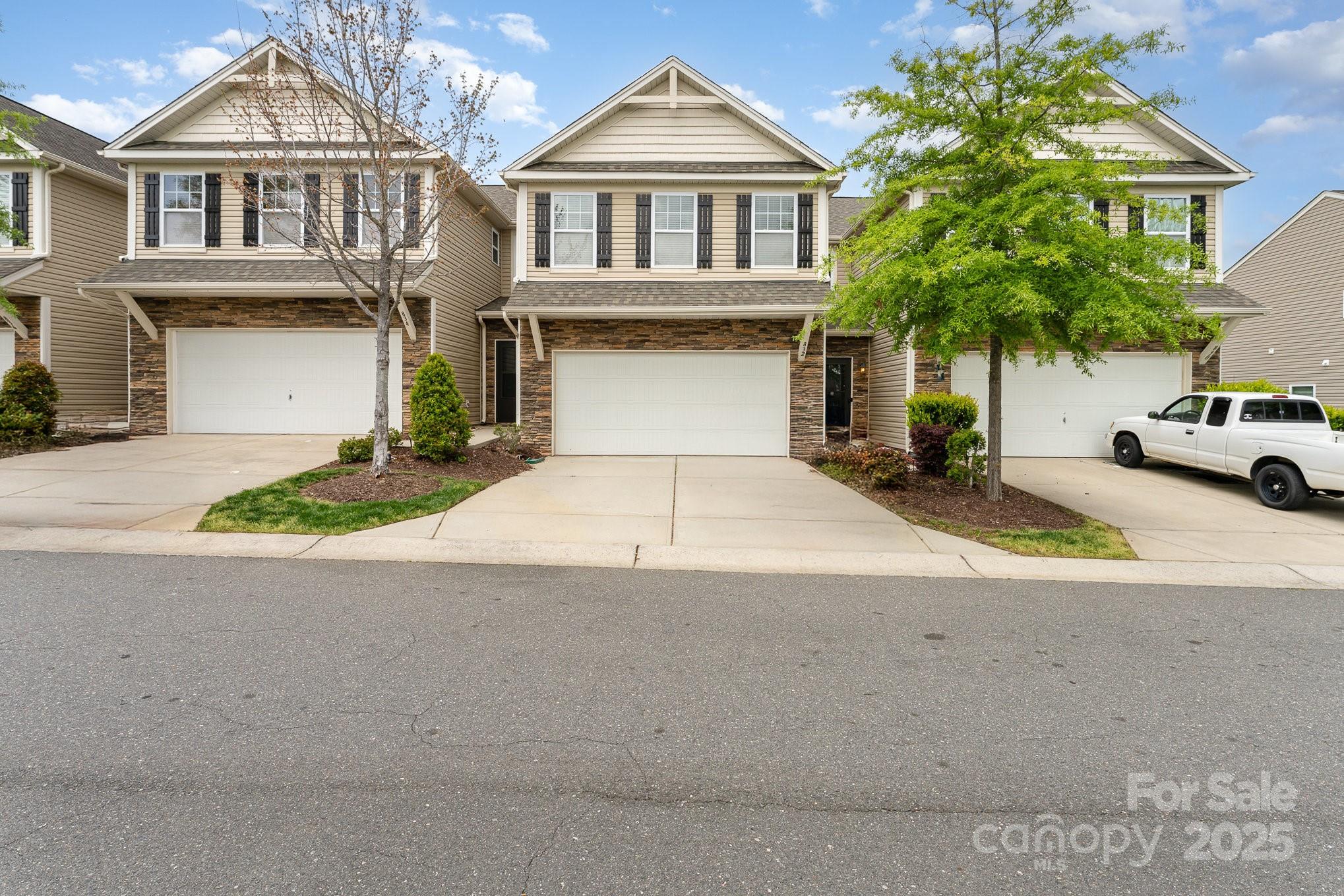 832 Summerlake Drive Property Photo