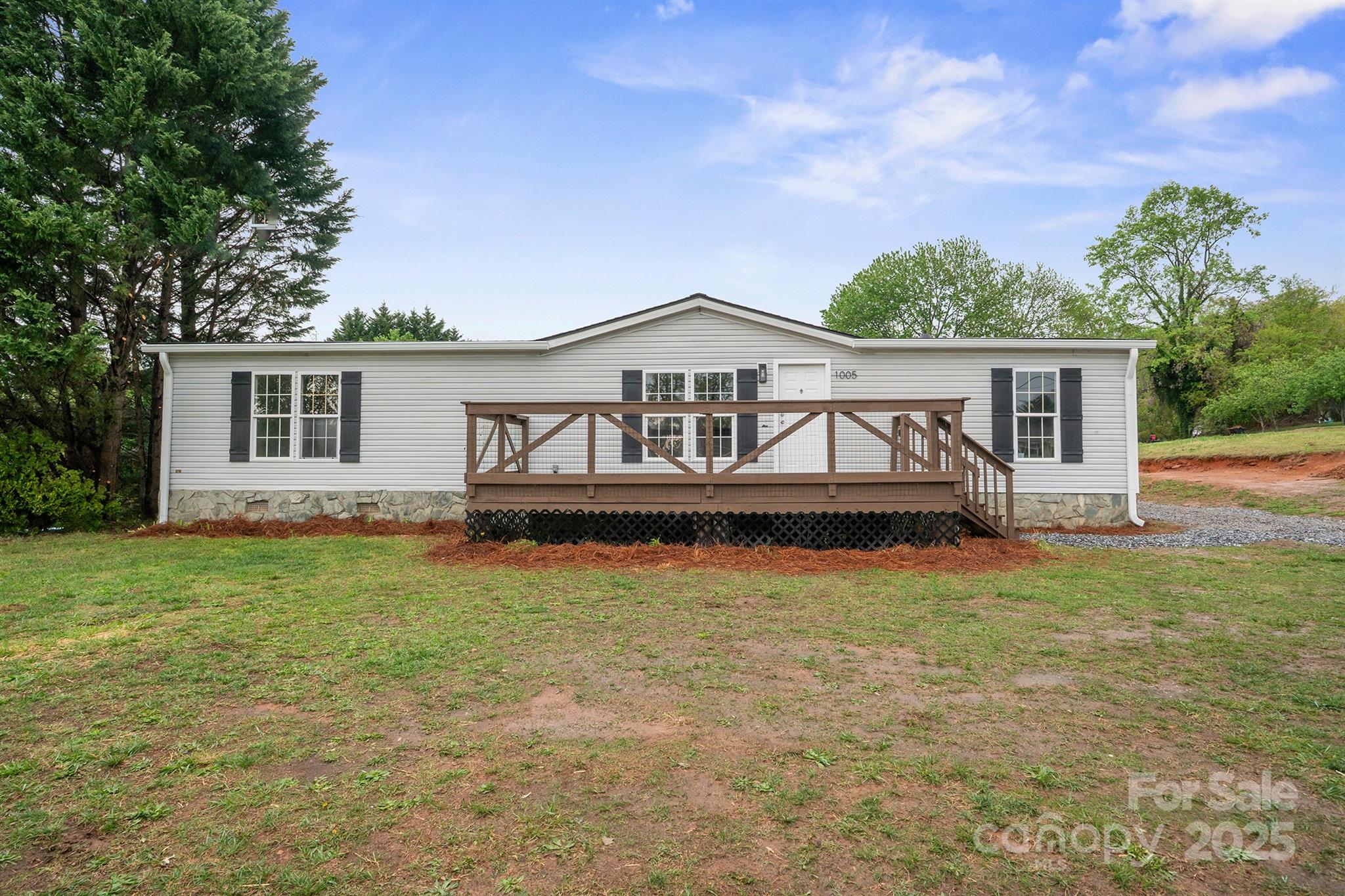 1005 Praley Street Property Photo