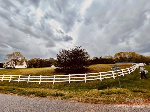 6161 Willowbottom Road Property Photo 3