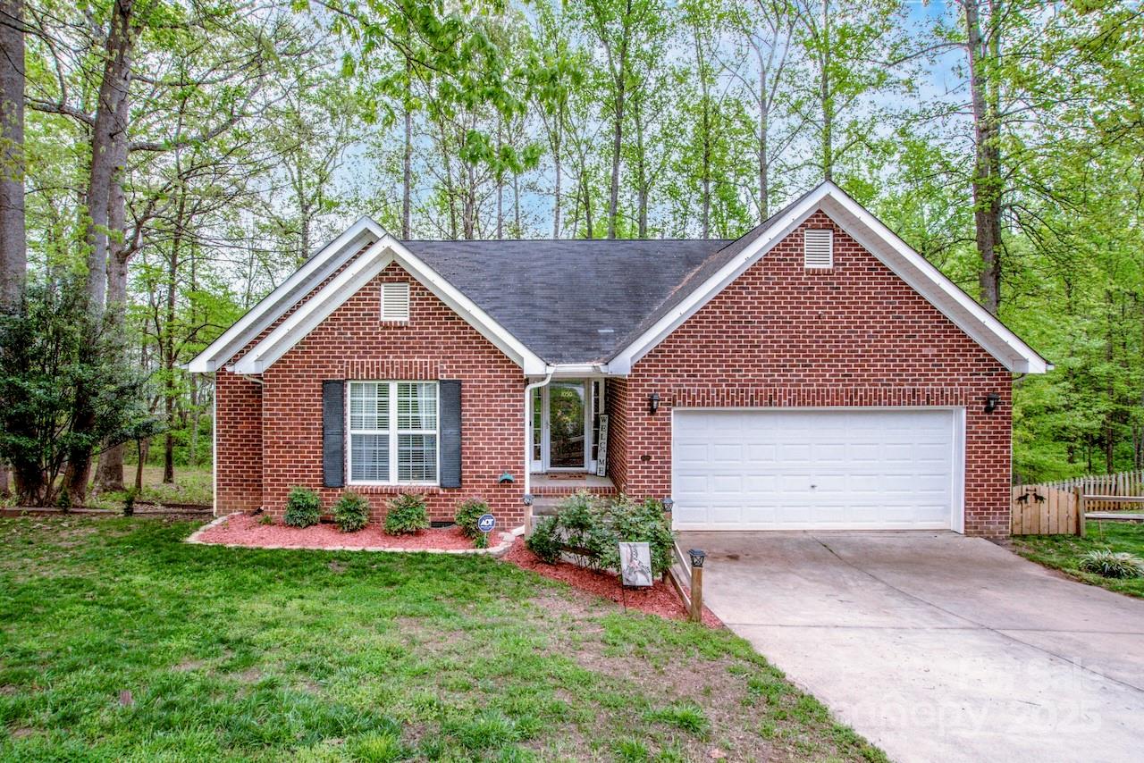 1050 Emerson Drive Property Photo