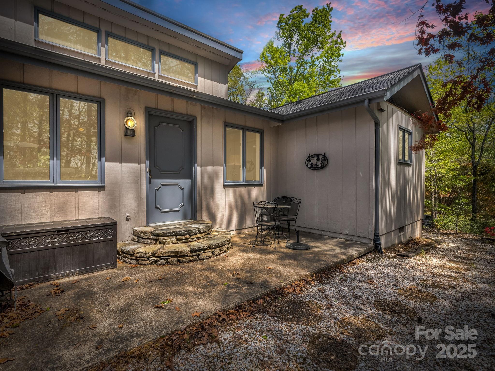 165 Fern Loop Property Photo