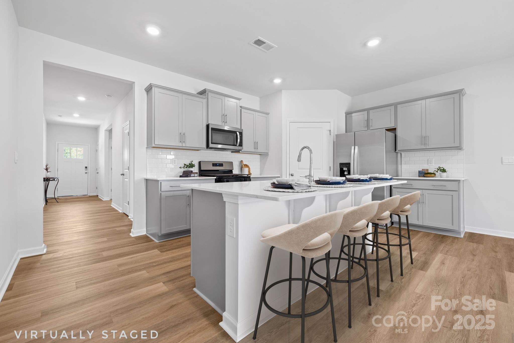 3664 Mercer Street Property Photo 6