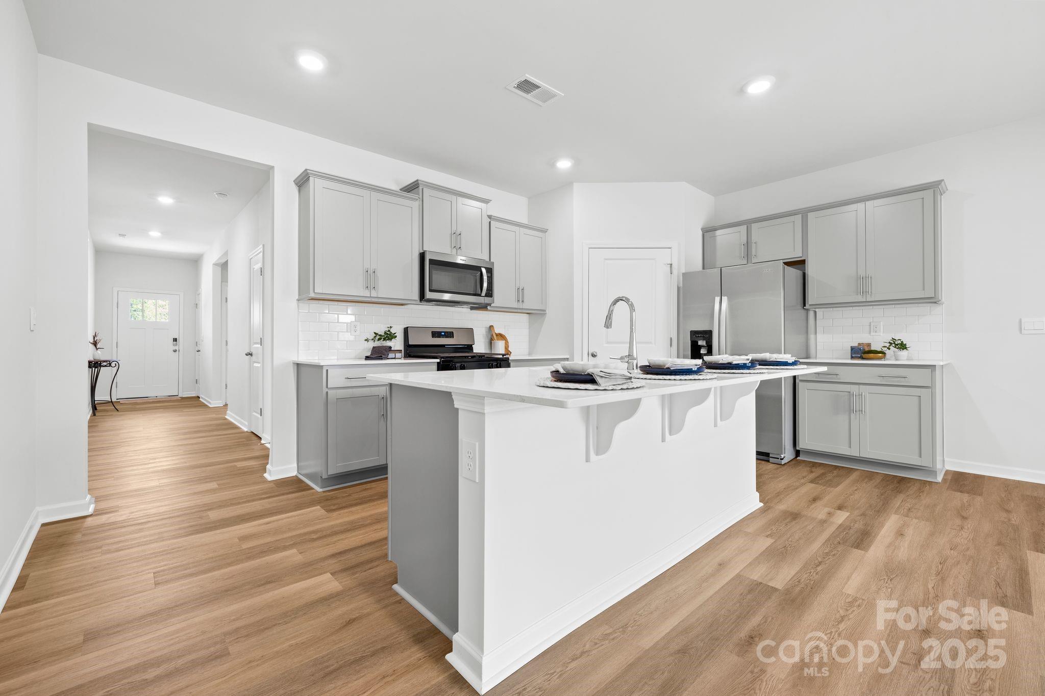 3664 Mercer Street Property Photo 7