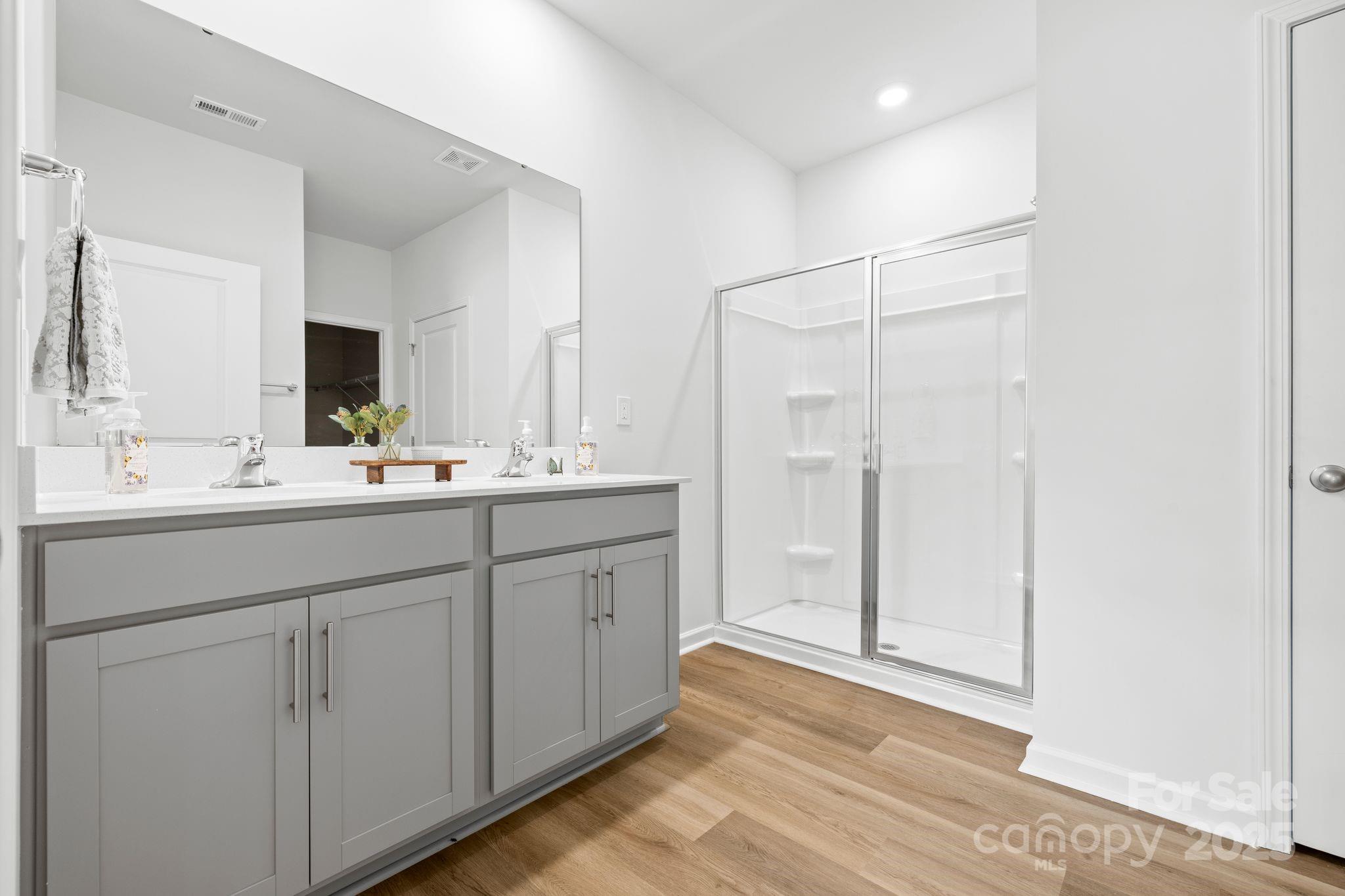3664 Mercer Street Property Photo 13