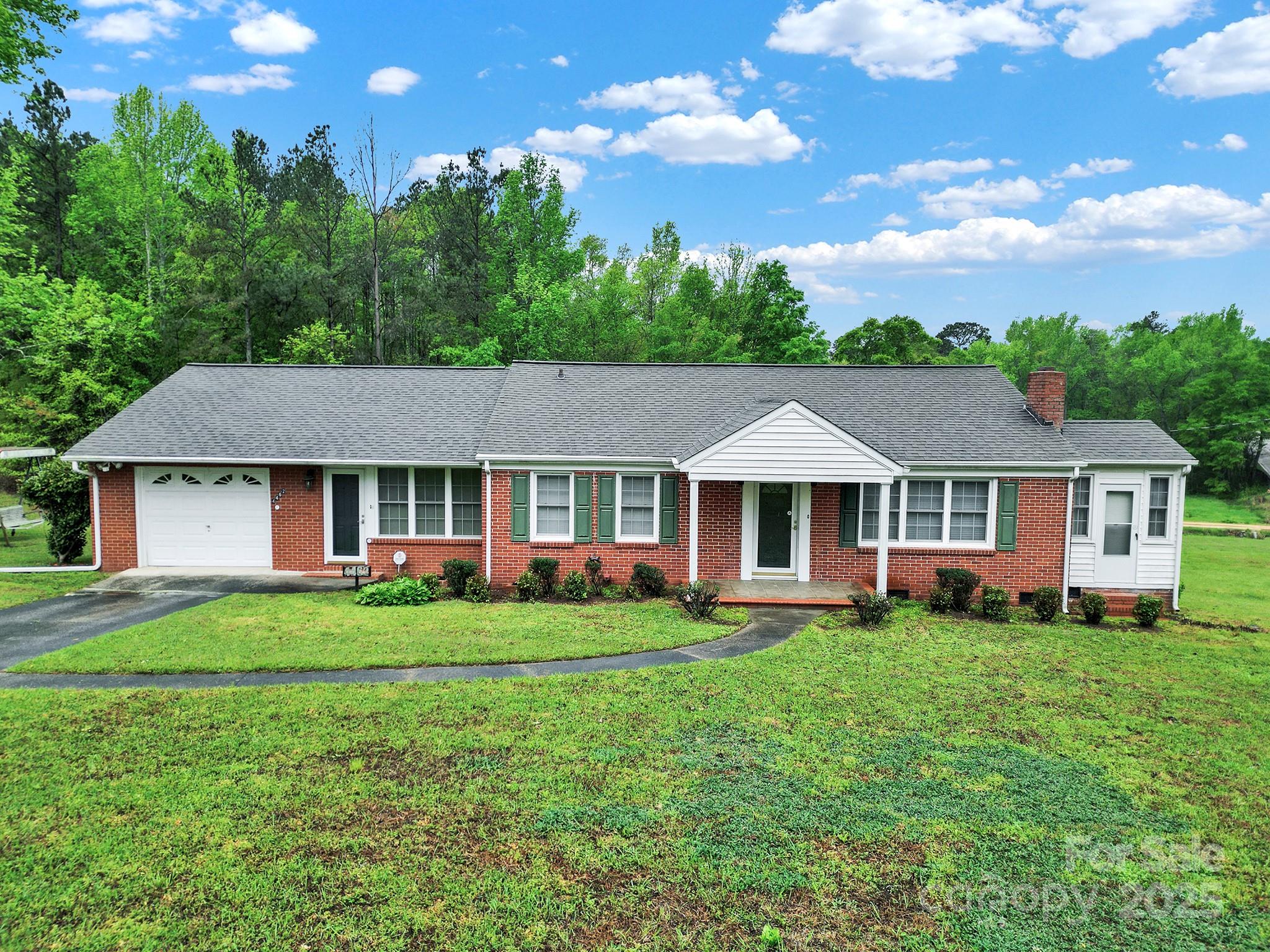 4462 Flat Creek Road Property Photo 1