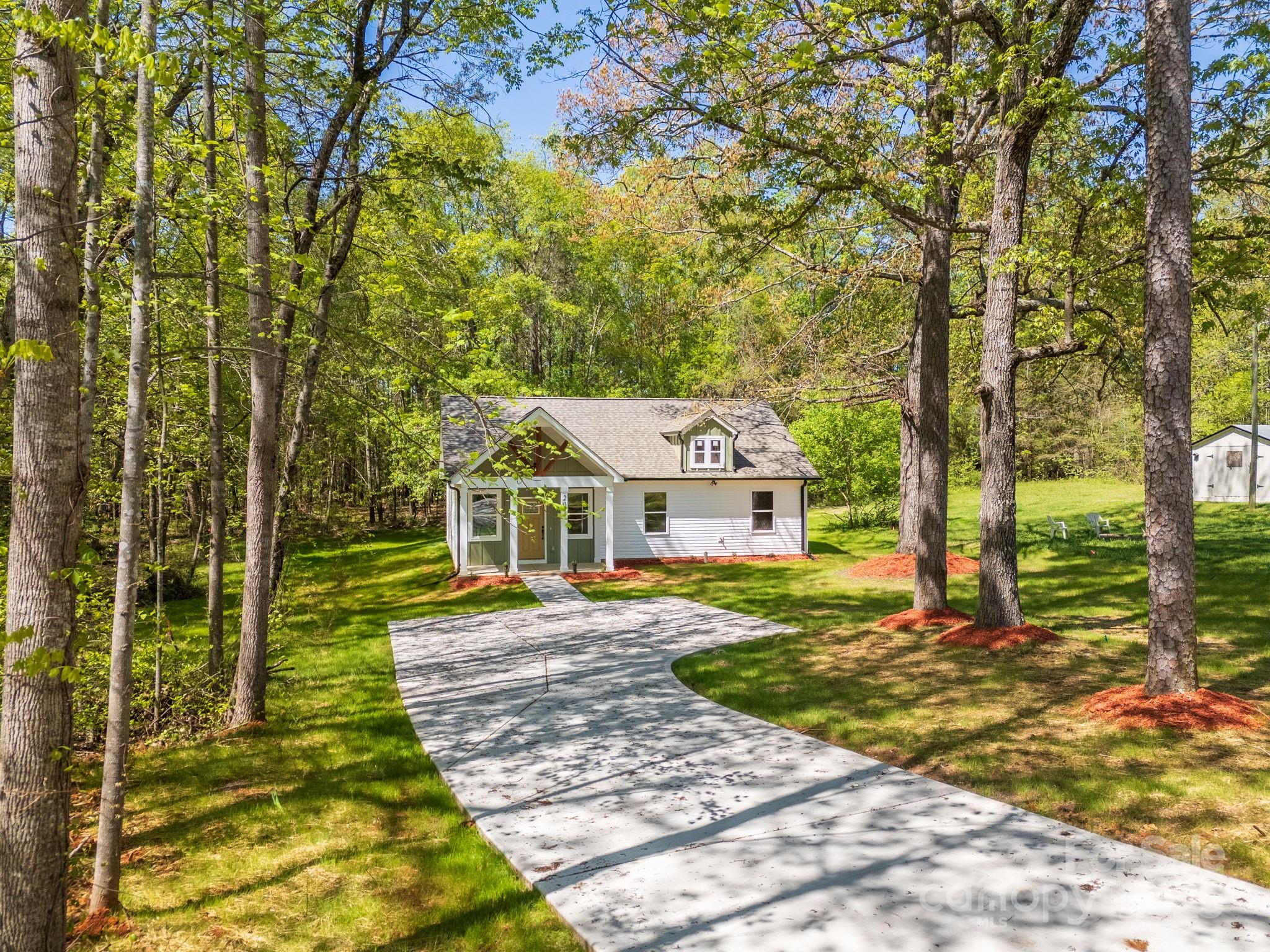 208 Spinners Drive Property Photo