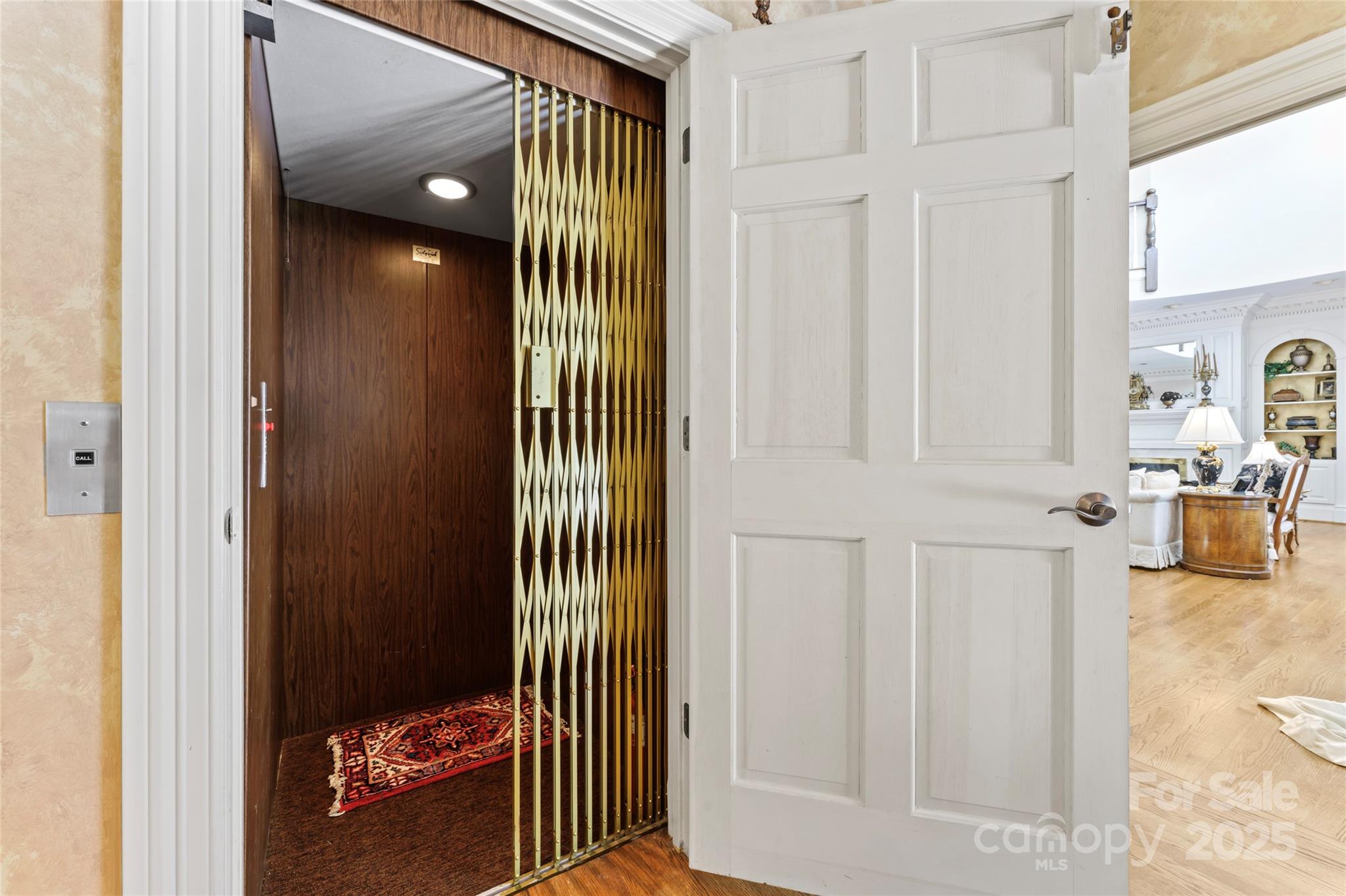 8934 Winged Bourne Drive Property Photo 10