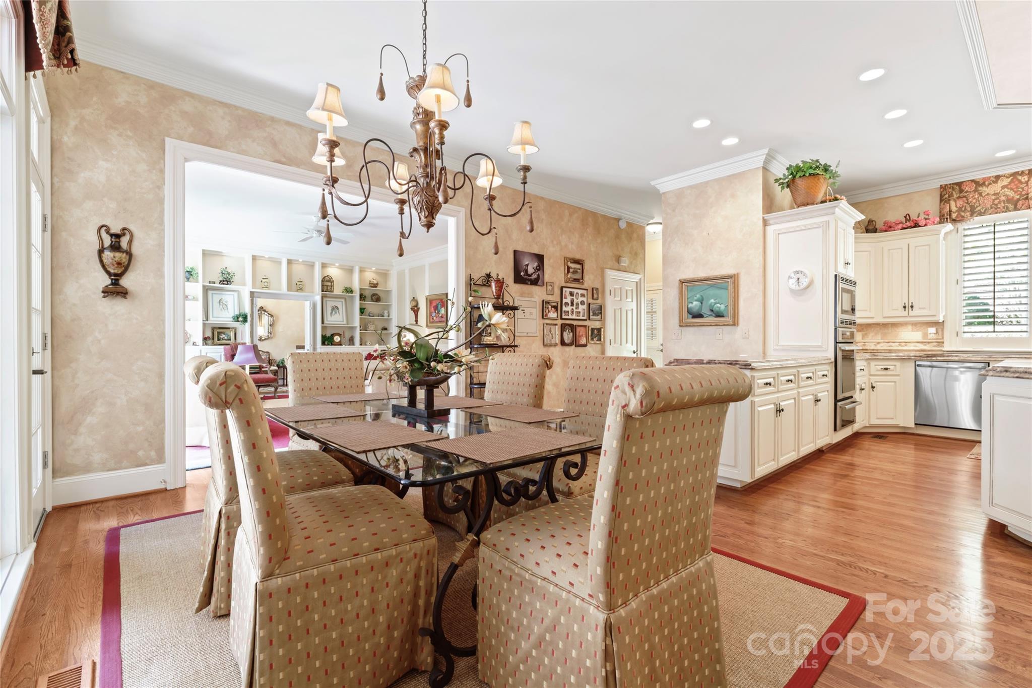 8934 Winged Bourne Drive Property Photo 11