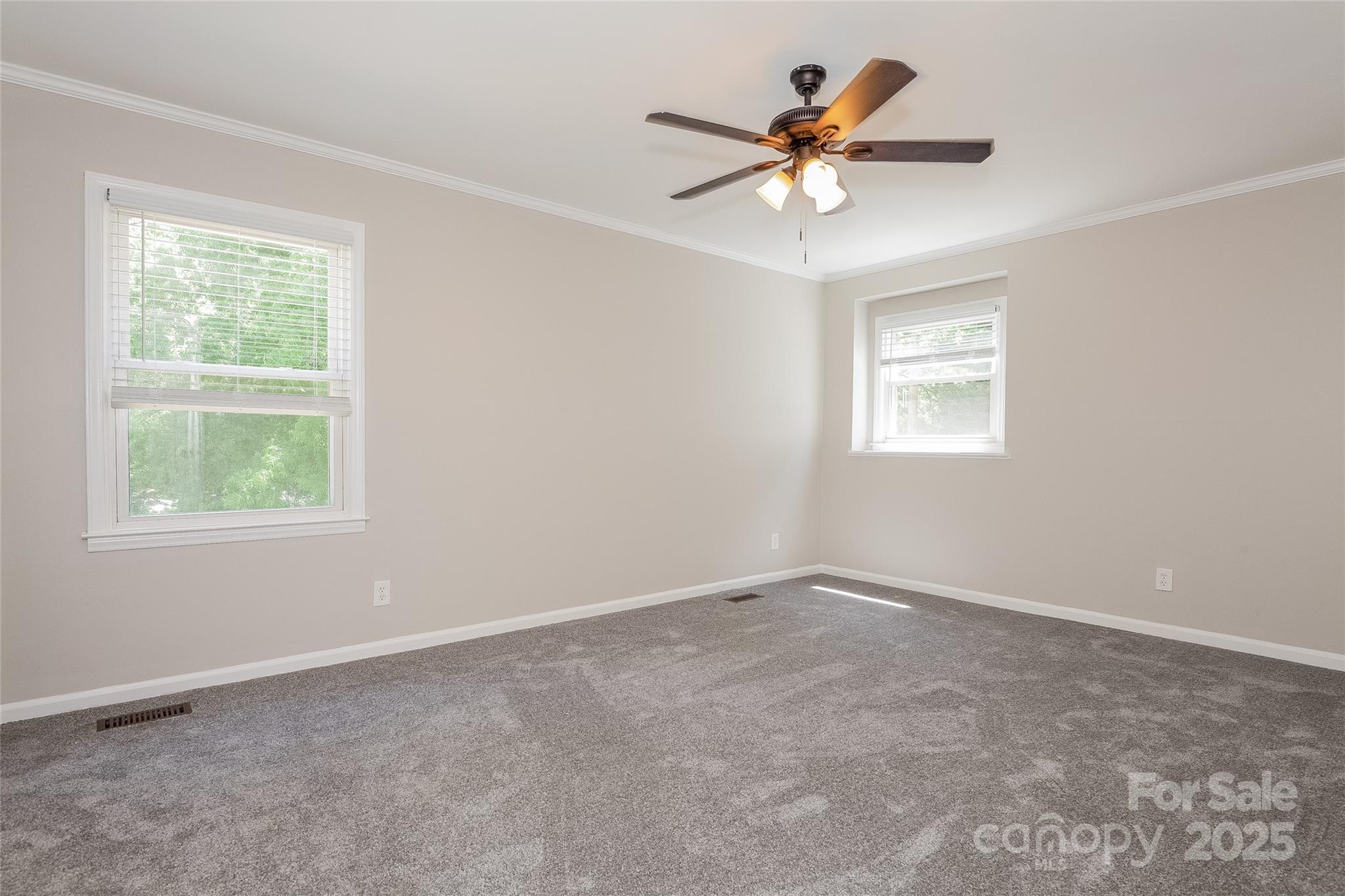 1637 Buckingham Avenue Property Photo 8