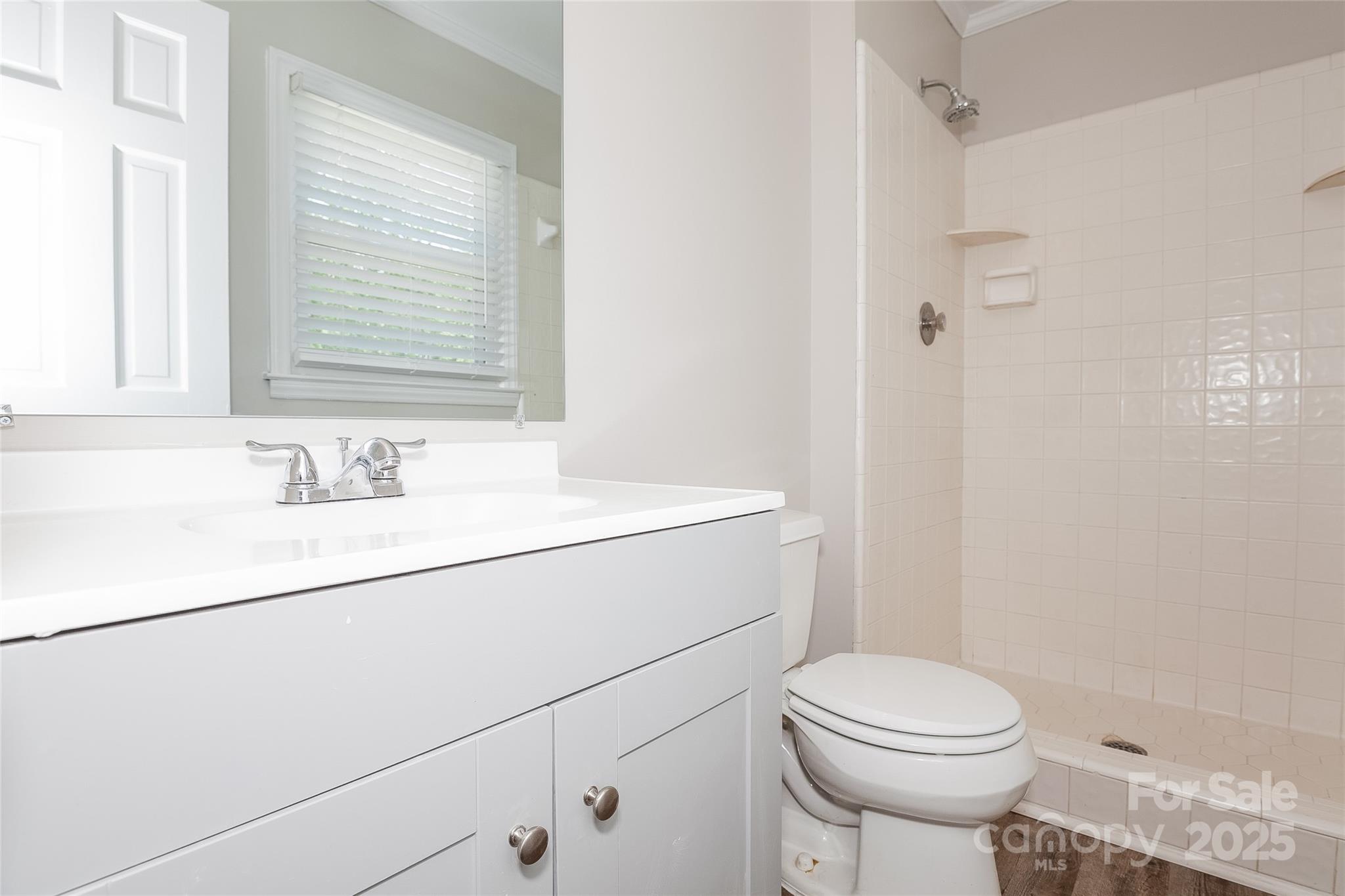 1637 Buckingham Avenue Property Photo 9