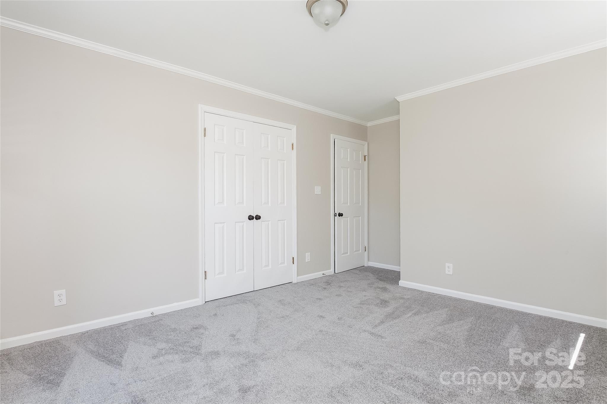 1637 Buckingham Avenue Property Photo 10