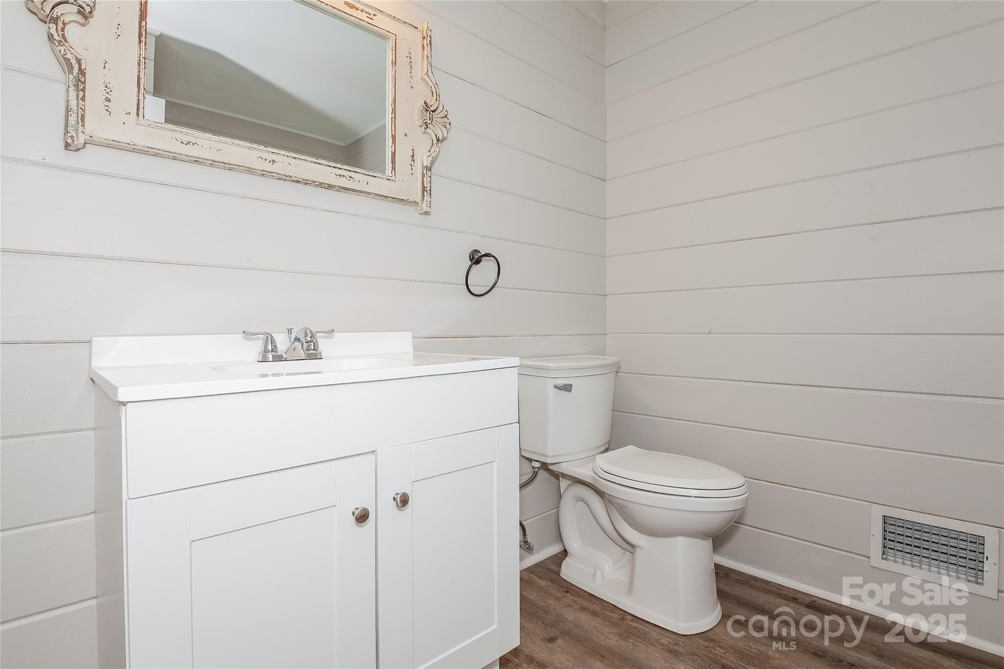 1637 Buckingham Avenue Property Photo 13