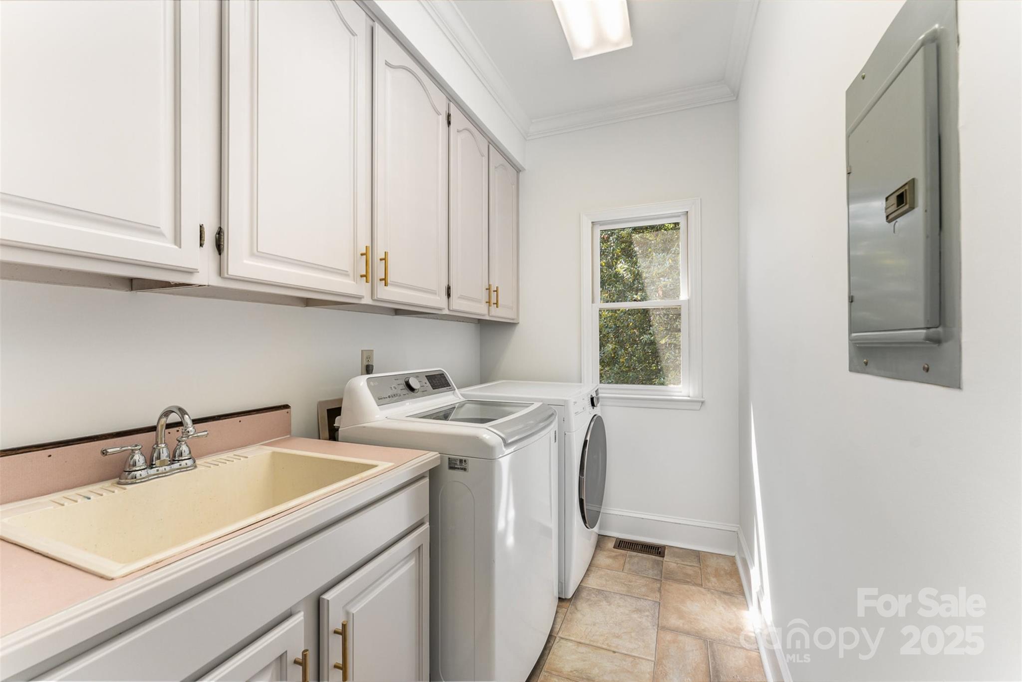 426 Saint Michaels Way Property Photo 18