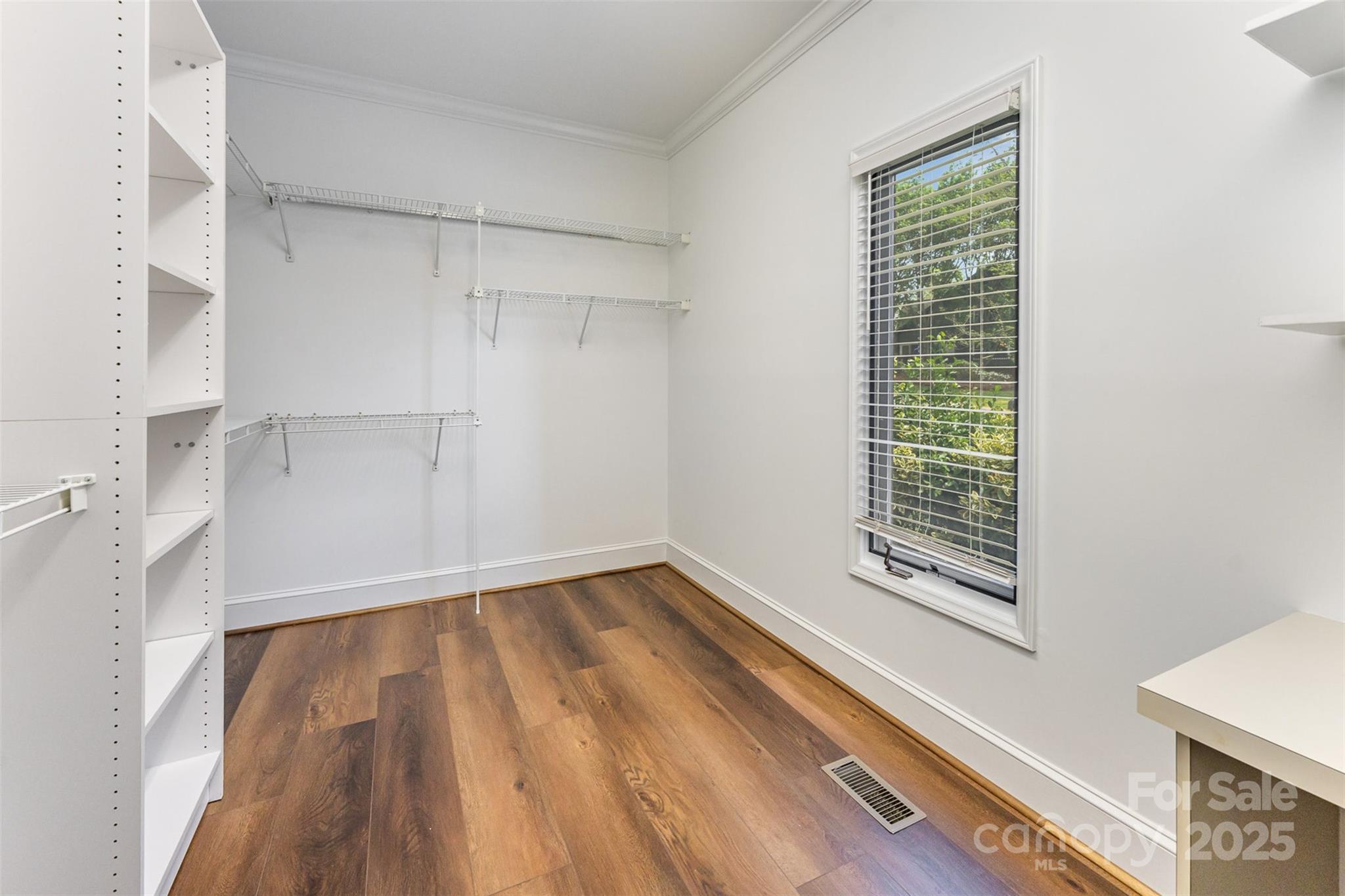 426 Saint Michaels Way Property Photo 24