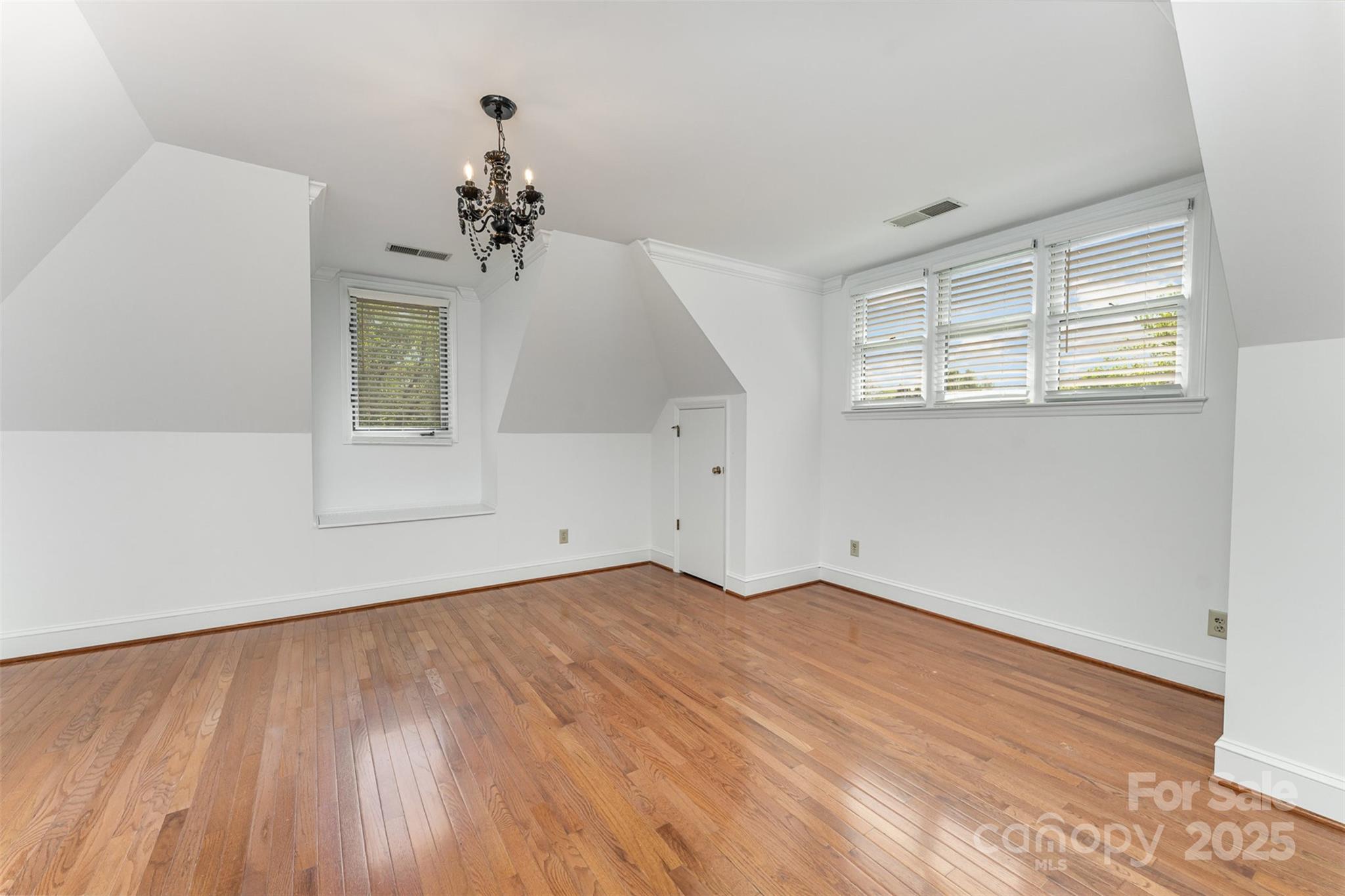 426 Saint Michaels Way Property Photo 32