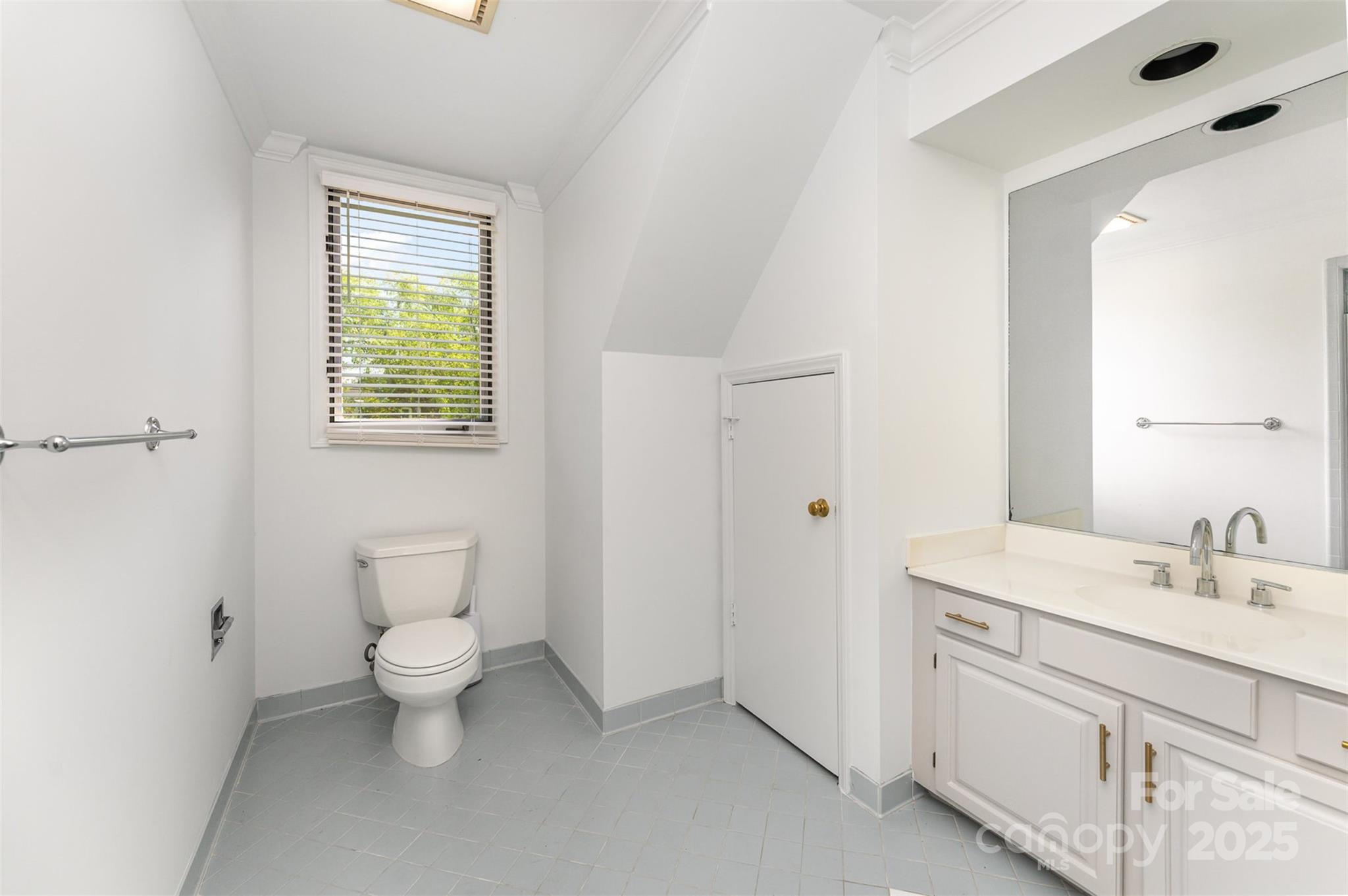 426 Saint Michaels Way Property Photo 34