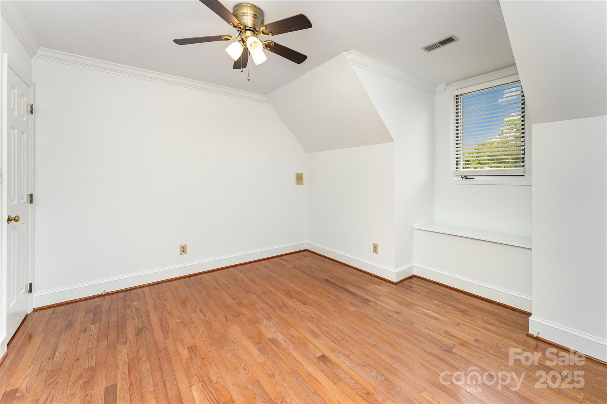426 Saint Michaels Way Property Photo 37
