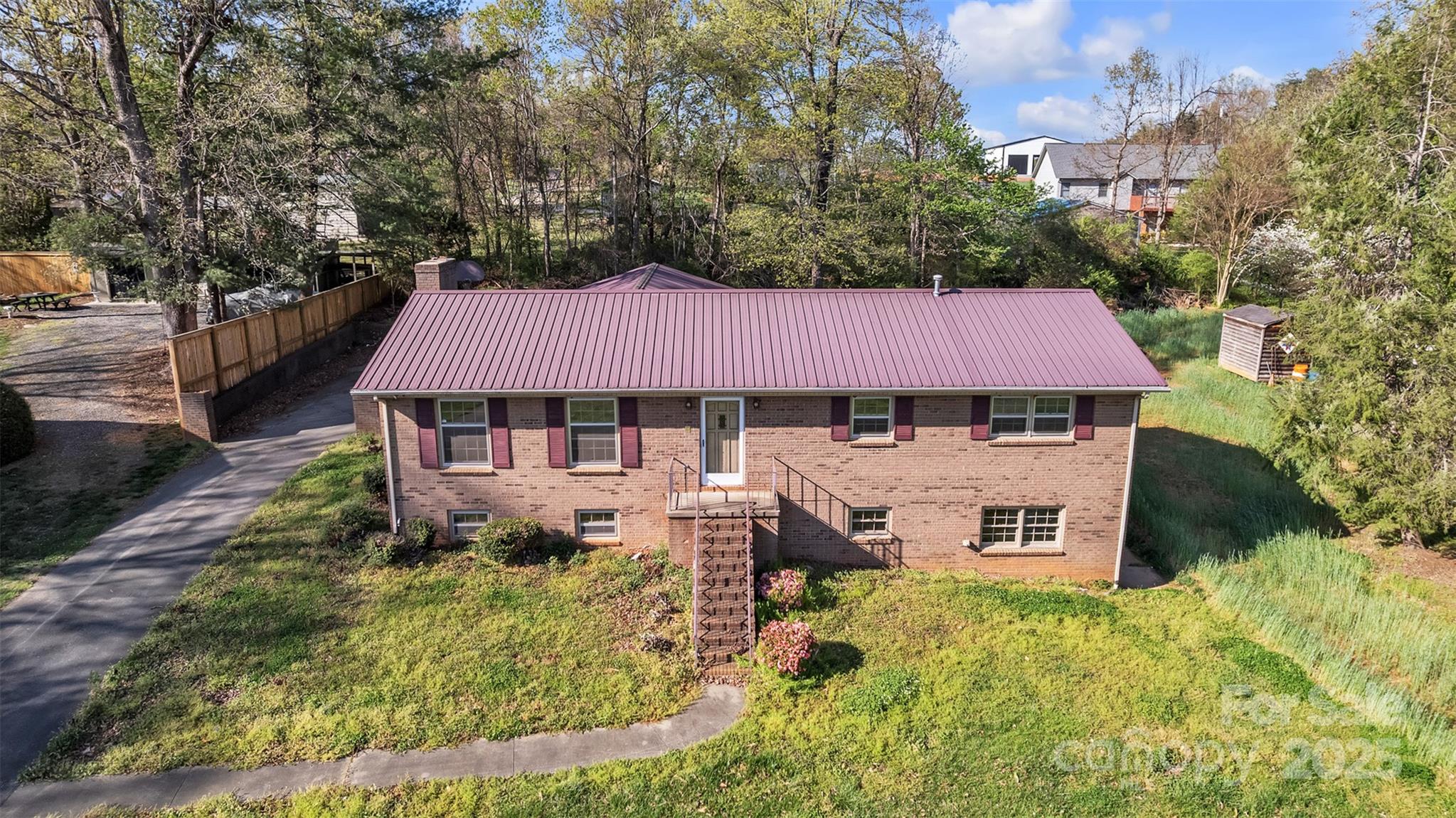 165 Northwest Road Property Photo