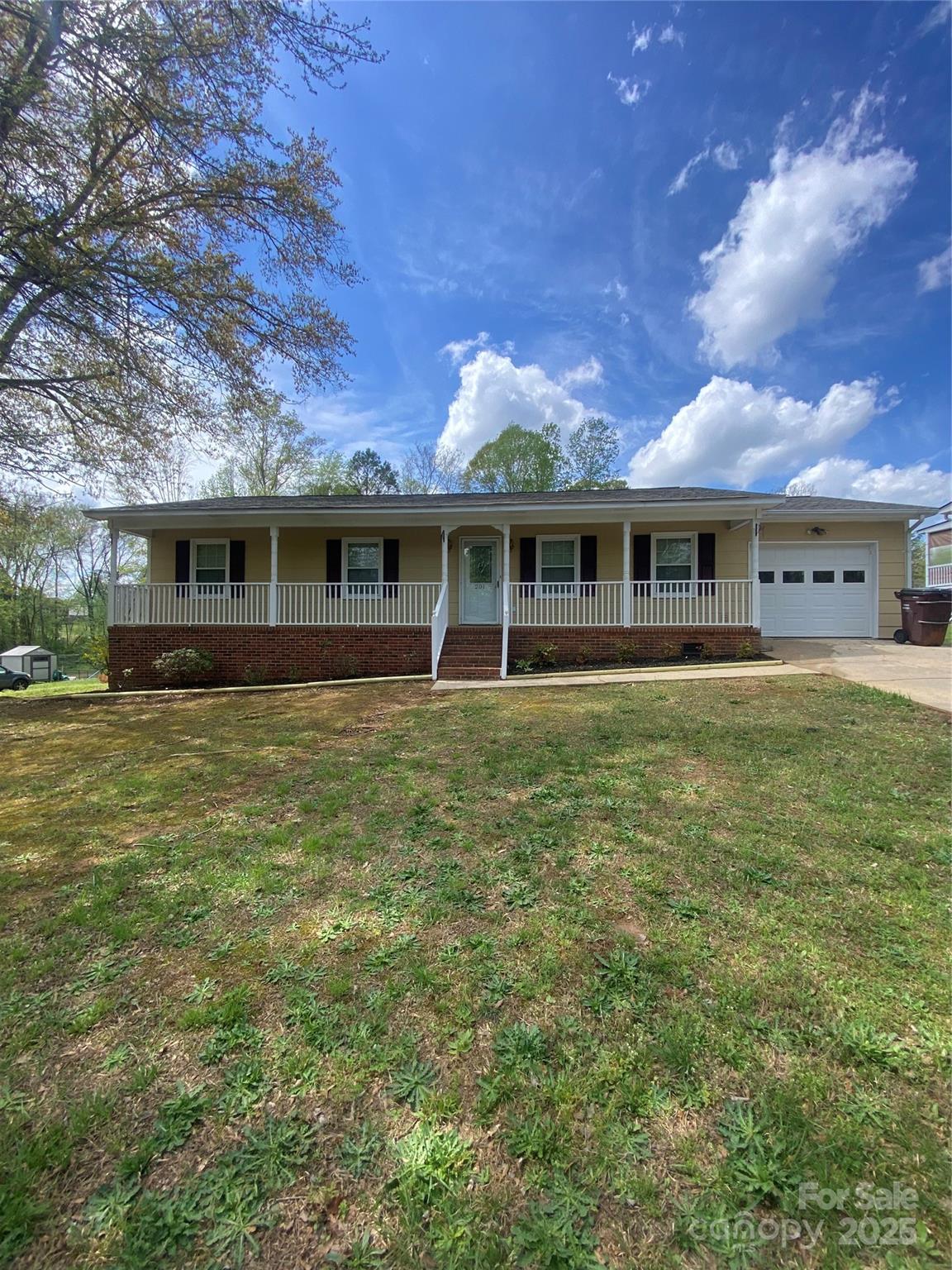 201 Glenwood Drive Property Photo