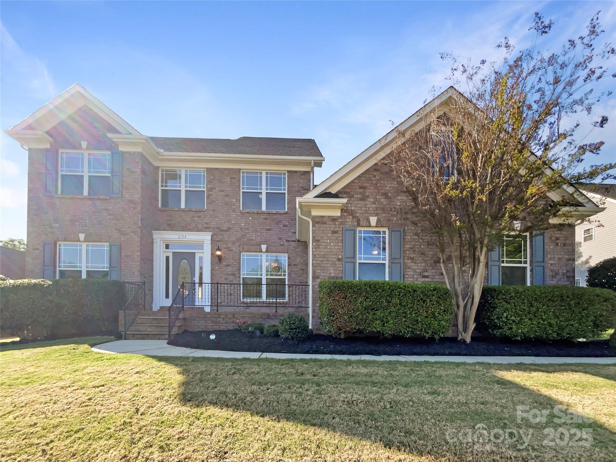 5104 Shannamara Drive Property Photo 1
