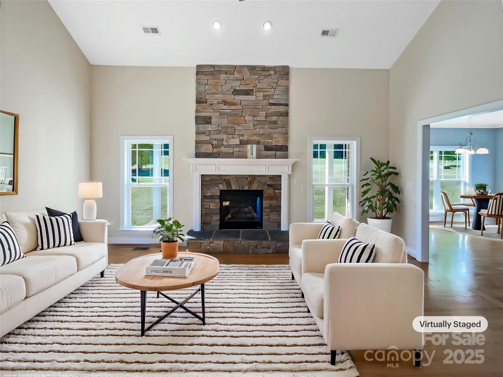 5104 Shannamara Drive Property Photo 2