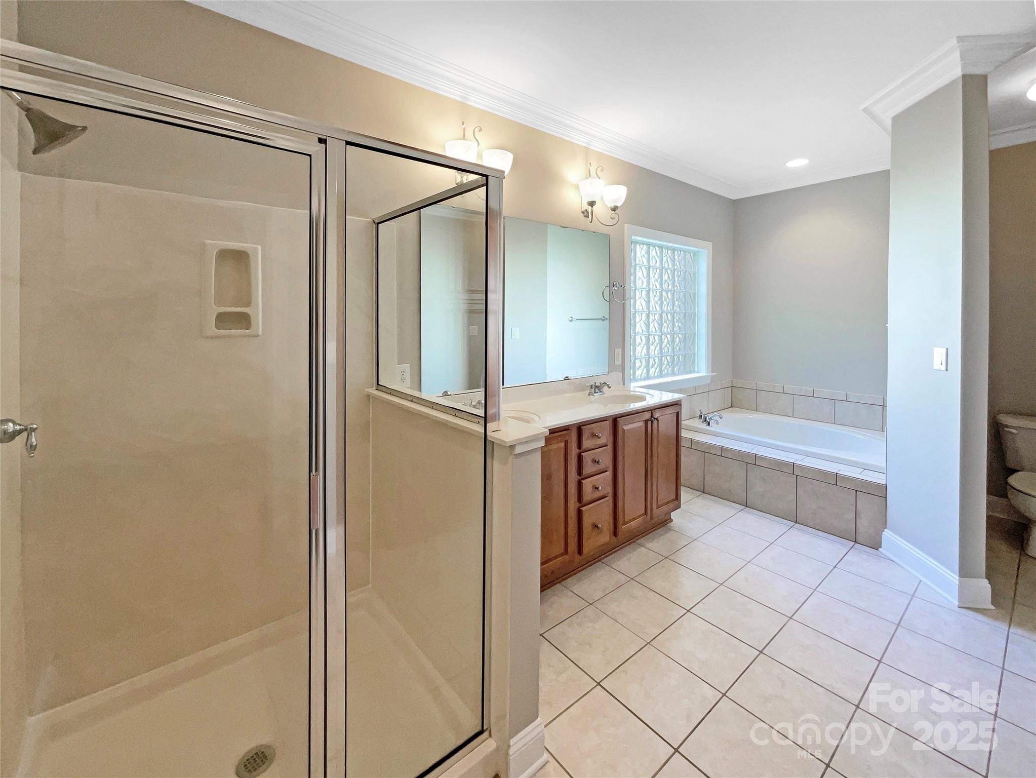 5104 Shannamara Drive Property Photo 7