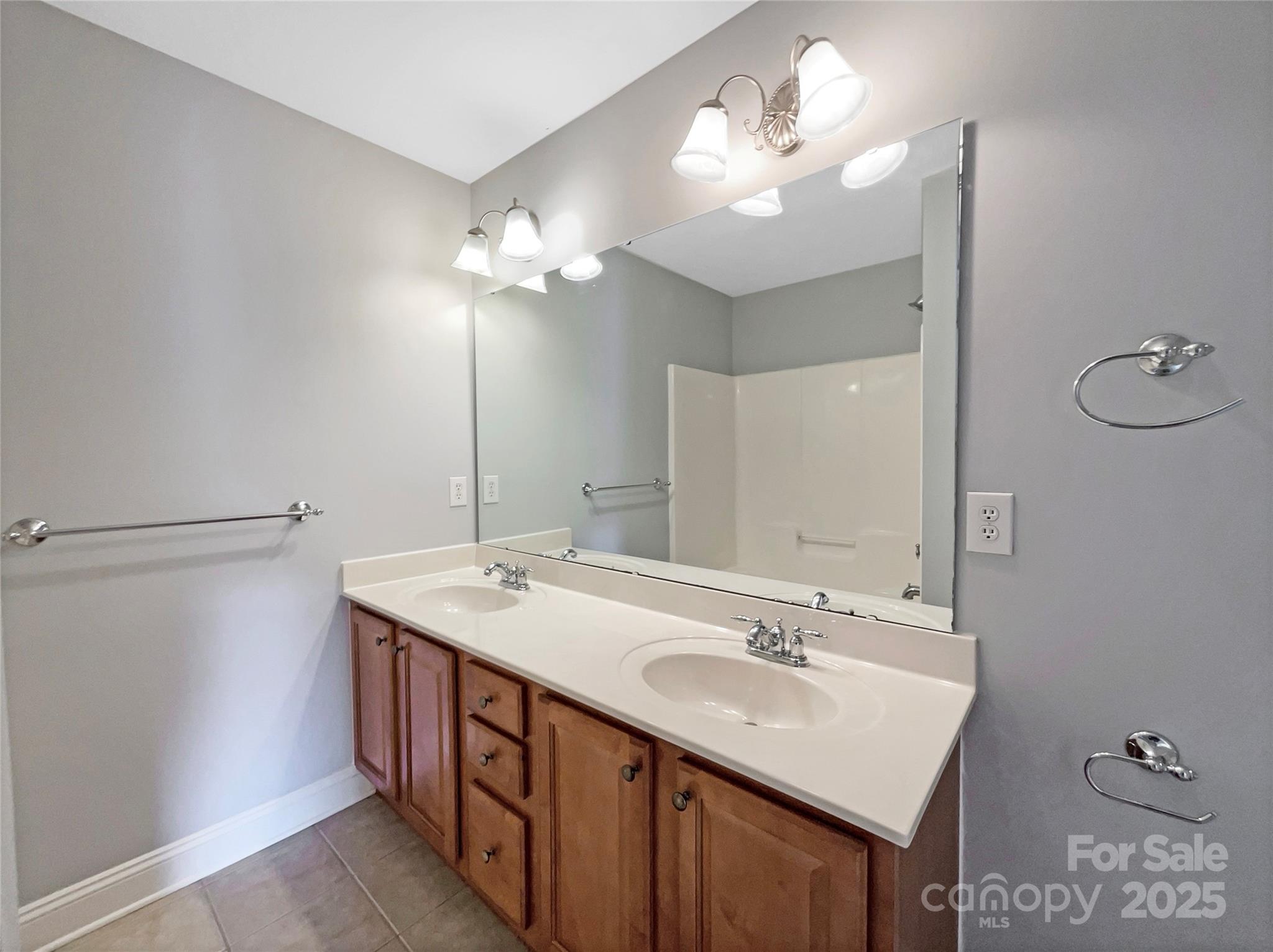 5104 Shannamara Drive Property Photo 22