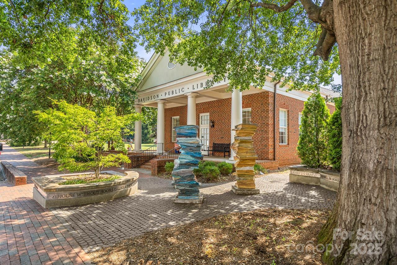 15133 Rocky Bluff Loop Property Photo 45