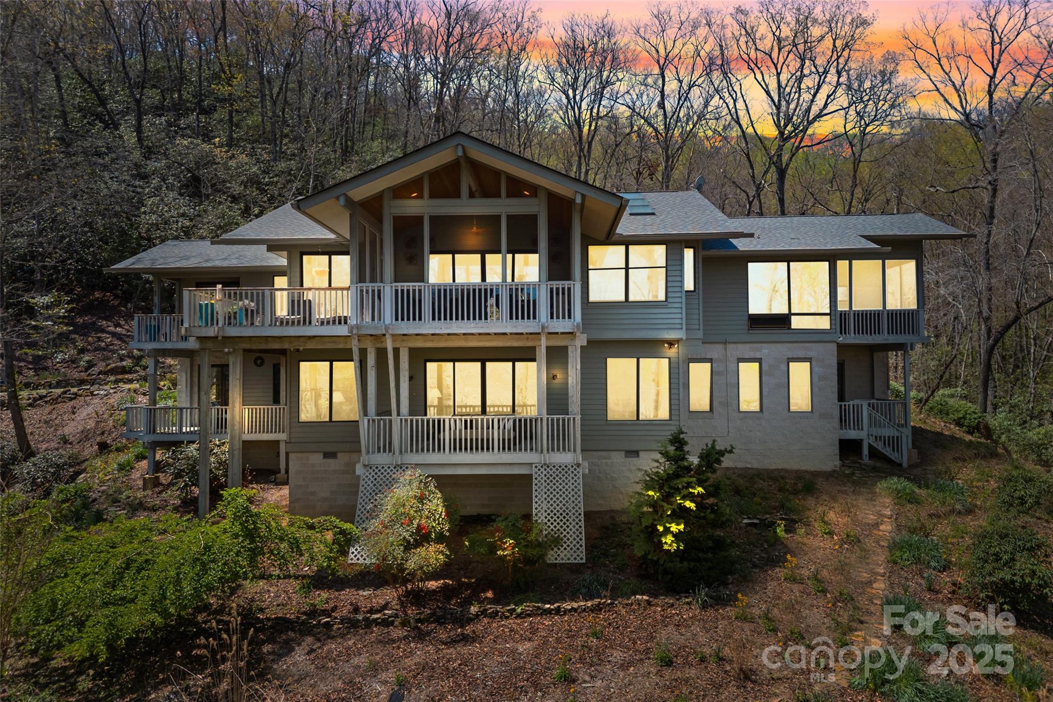 466 Sweetwater Lane Property Photo