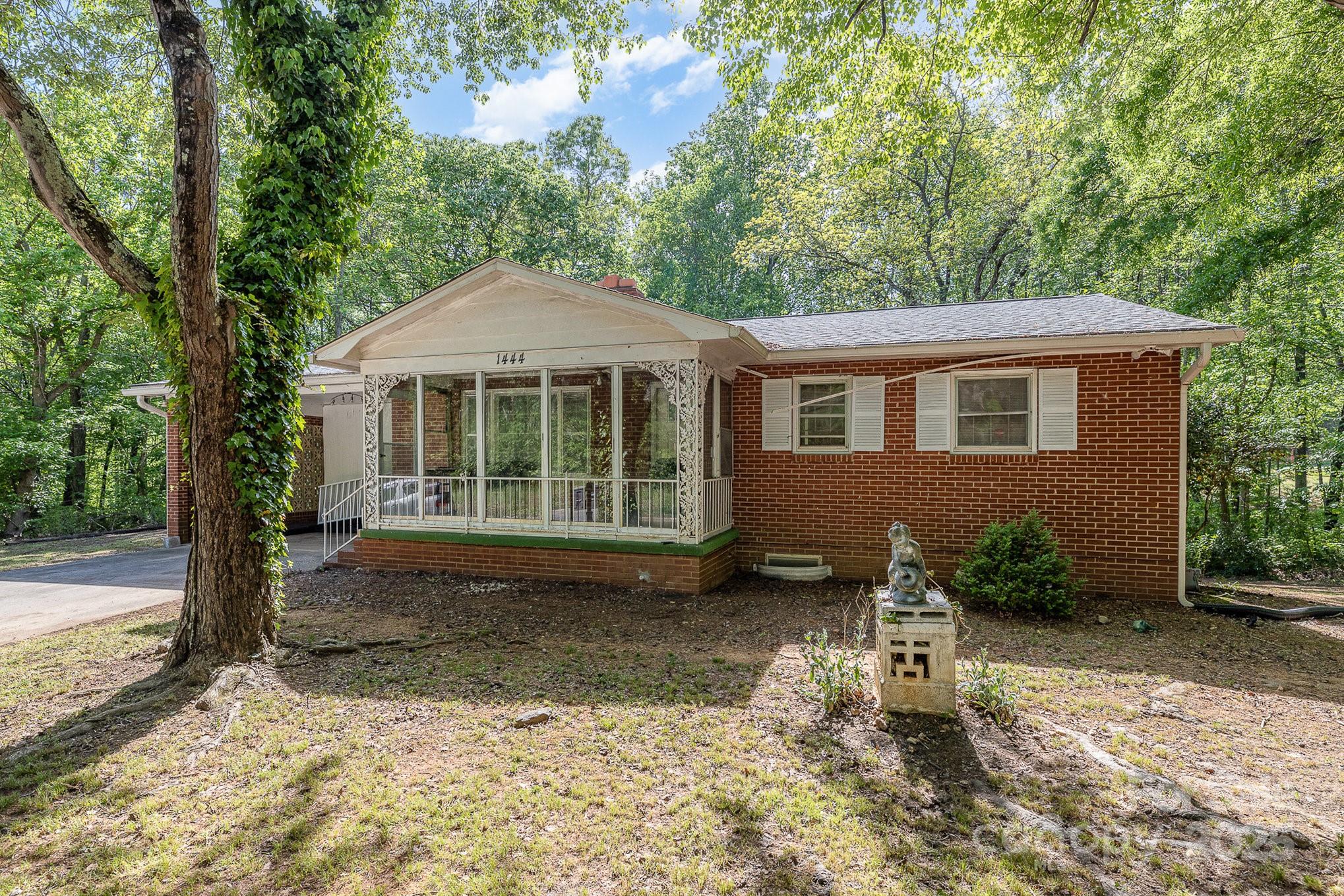 1444 Harris Street Property Photo 1