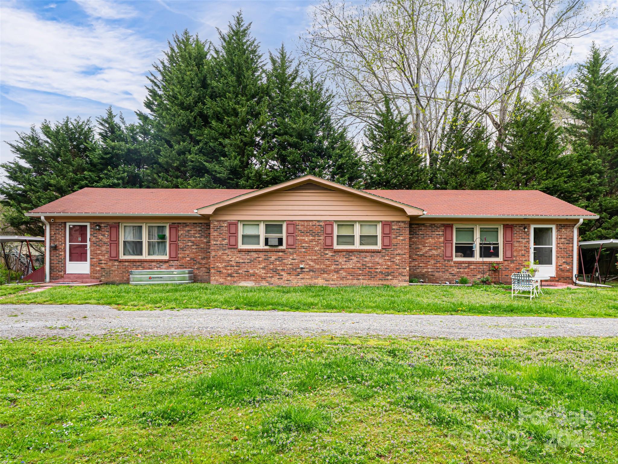 527 Glasgow Lane Property Photo 2