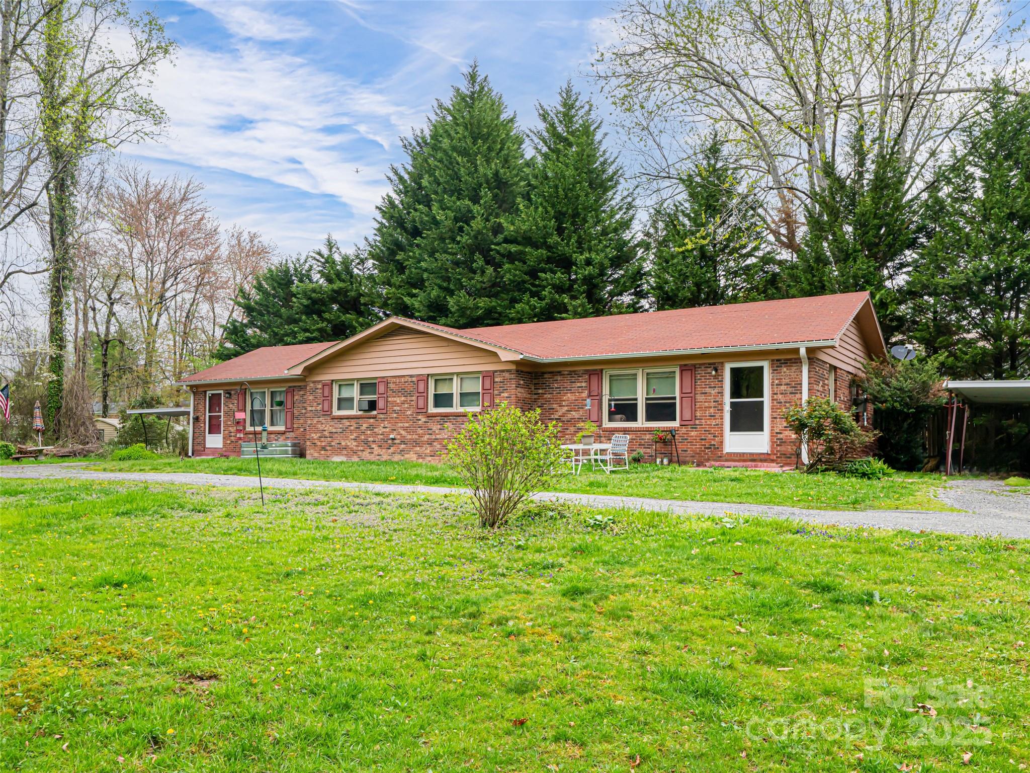 527 Glasgow Lane Property Photo 10