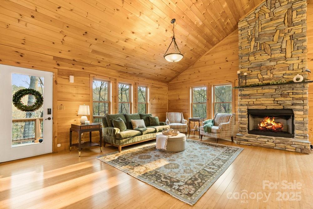 502 Caledonia Loop Property Photo 6